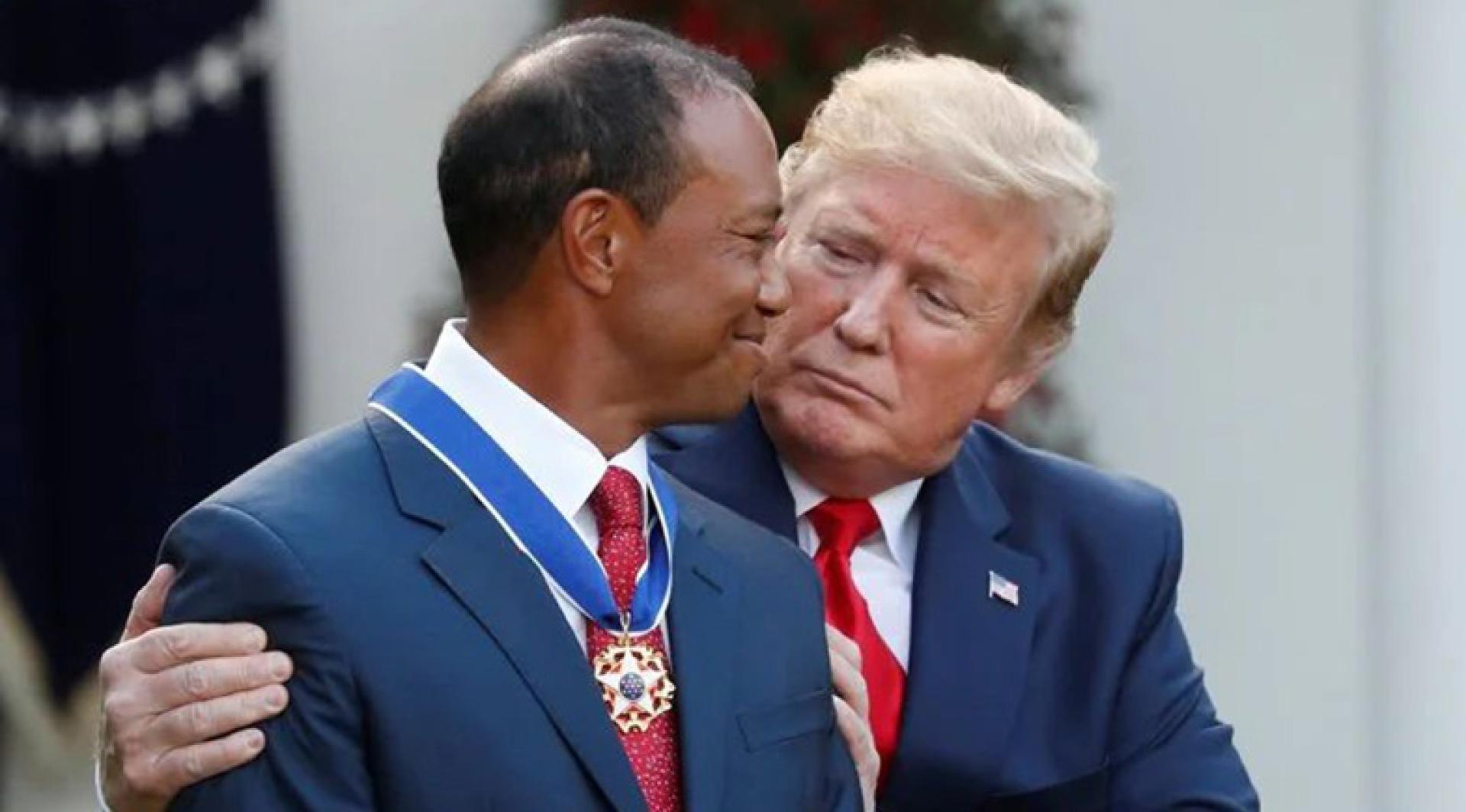 2019年5月，美国总统特朗普在白宫颁发总统自由勋章给高球名将老虎伍兹。