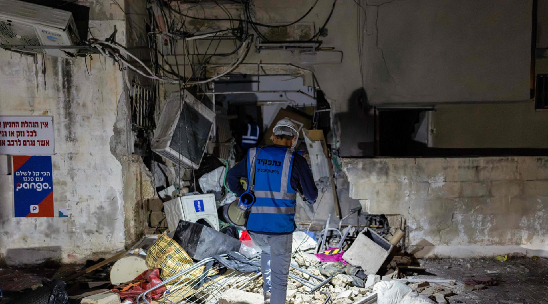 伊朗27日对以色列特拉维夫发动导弹袭击。