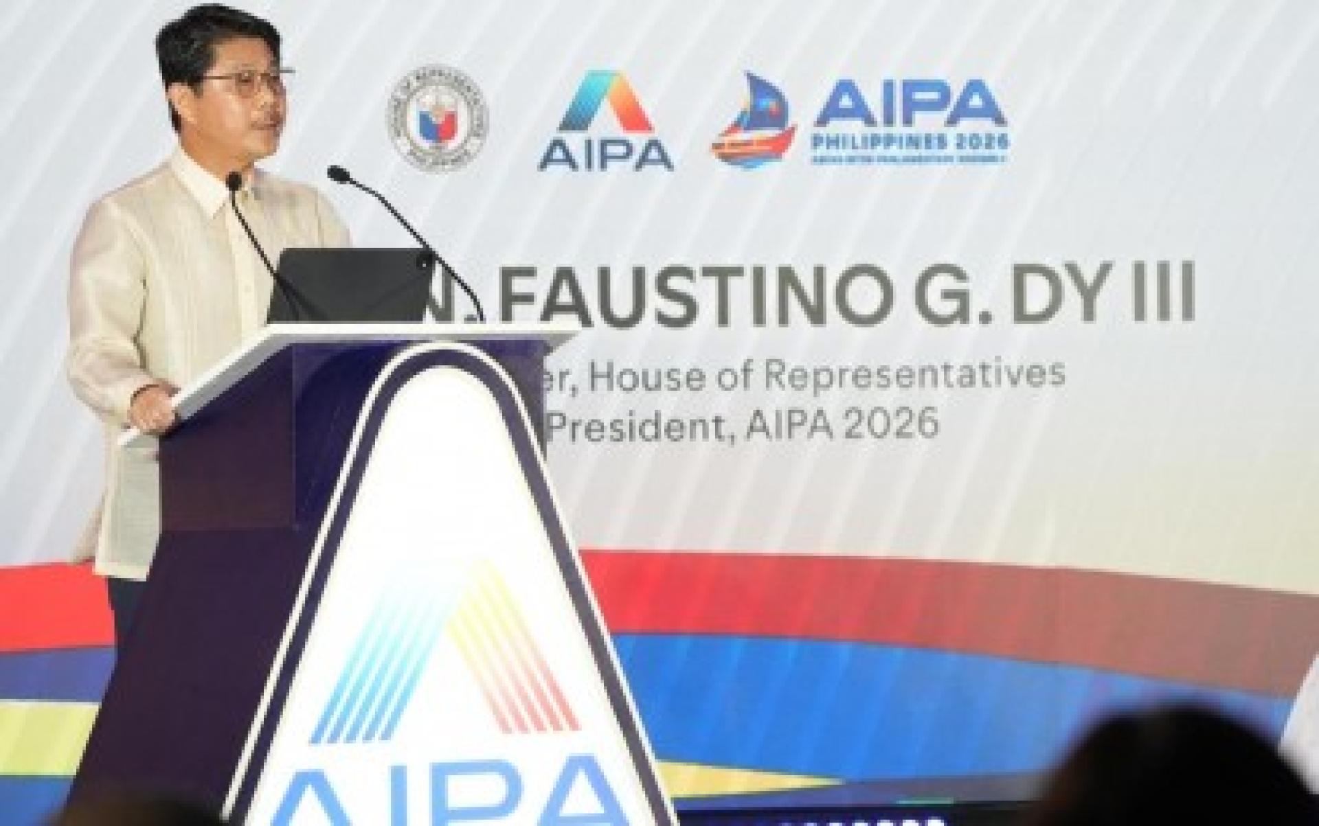 菲律宾众议院议长福斯蒂诺“博吉”迪三世。