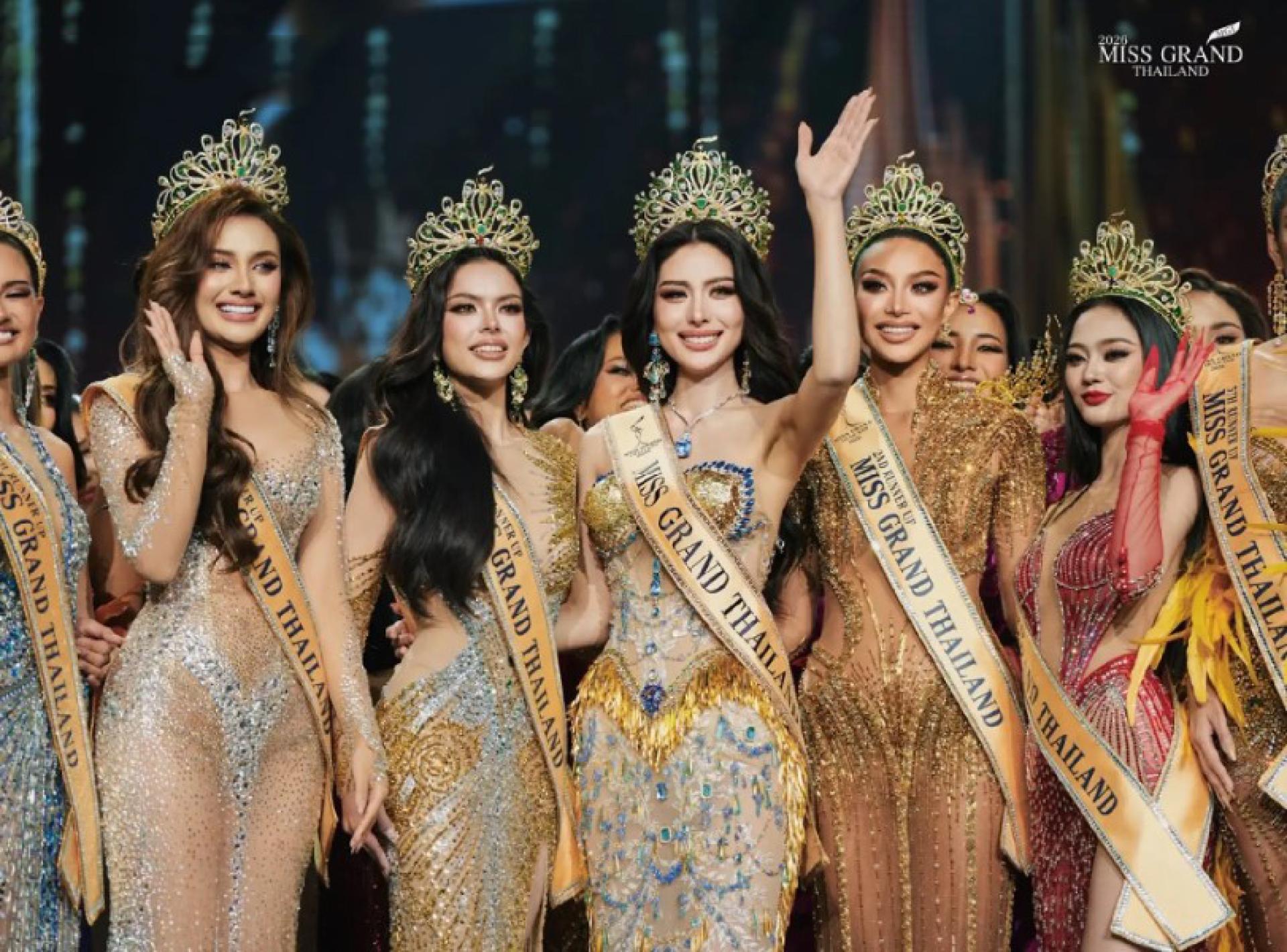 来自春武里的佳丽帕塔玛·吉萨瓦特成功加冕2026年泰国格兰小姐，并同时荣获“媒体摄影师最喜爱奖”，成为本届赛事最大赢家。