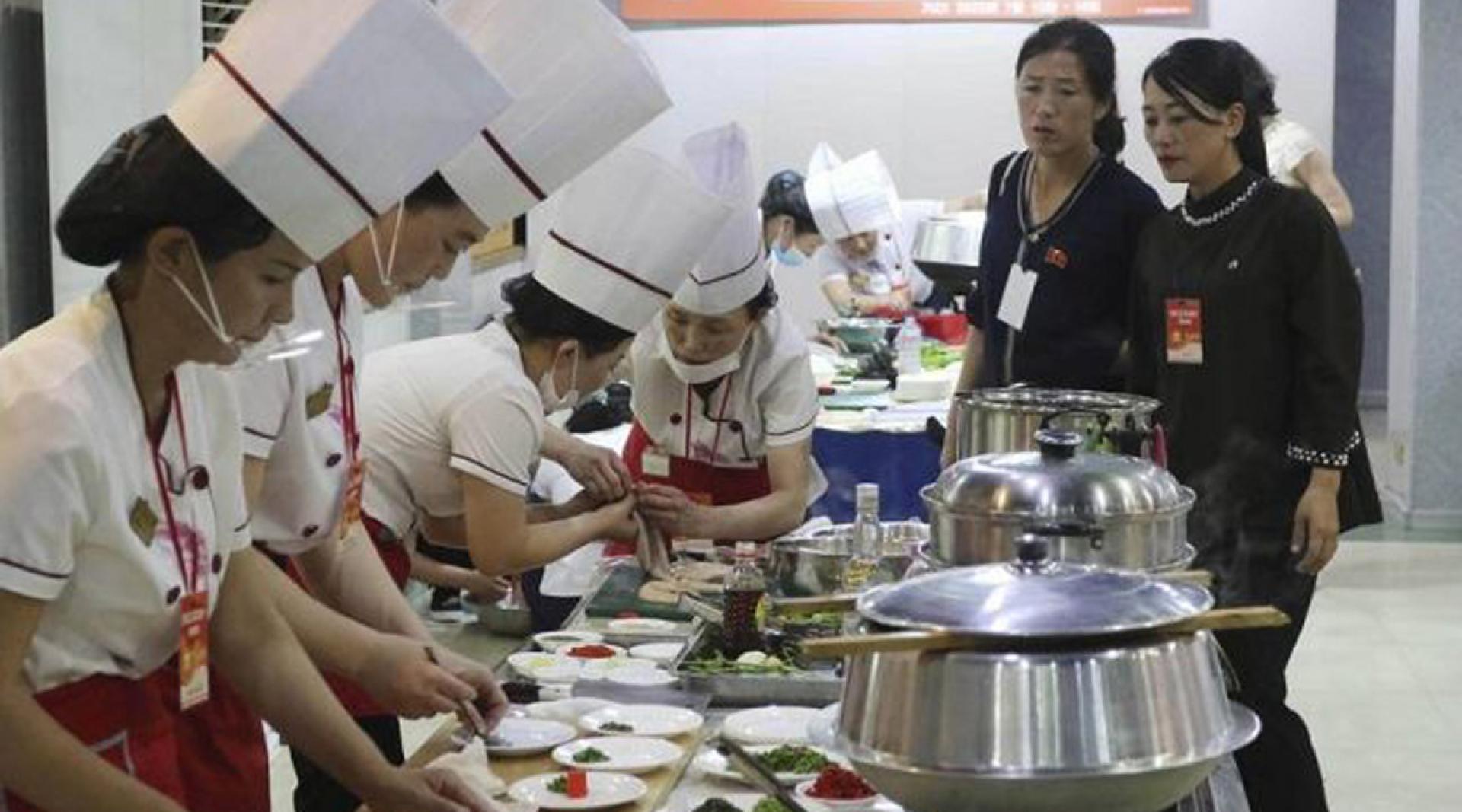 朝鲜当局于2025年7月22日起，在首都平壤市举办一场全国性狗肉烹饪大赛。（档案照）