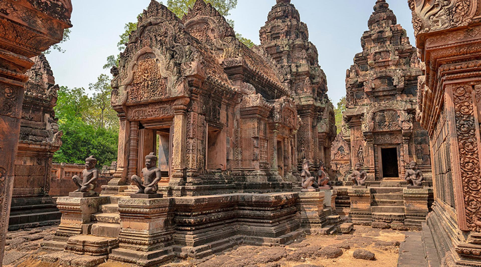 吴哥窟是柬埔寨旅游胜地之一，每年吸引大量海外旅客前来观光。