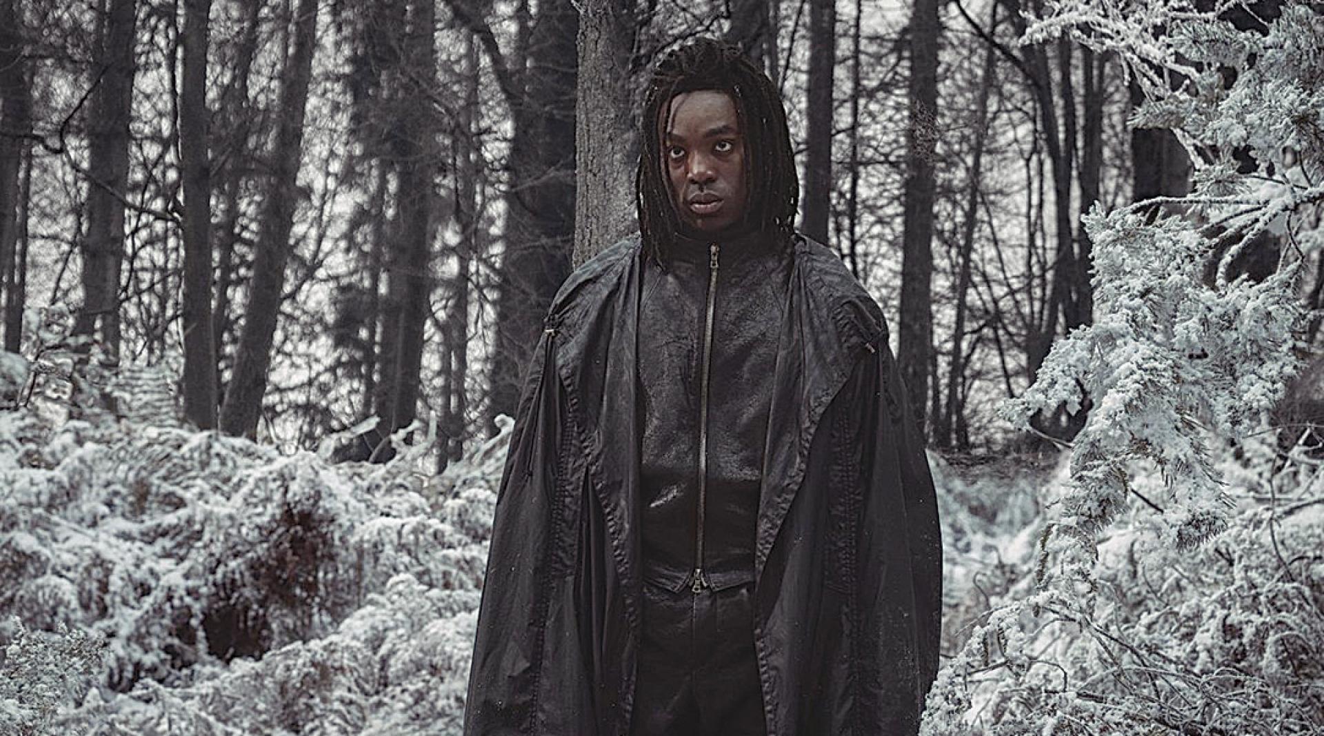 饰演影集版石内卜教授的黑人演员帕帕艾西杜，收到大量死亡威胁。