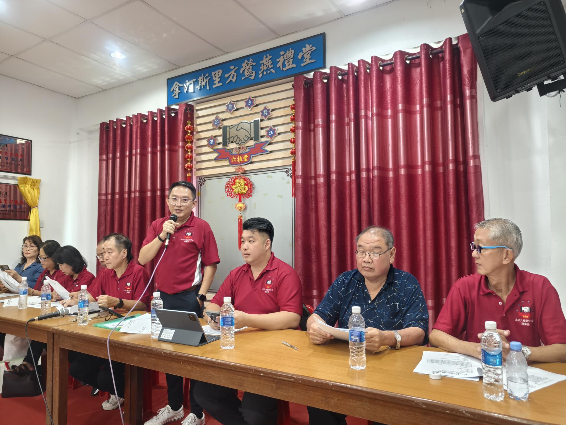 北砂六桂堂宗亲会主席洪立川在第12届2026年度会员大会上致词。