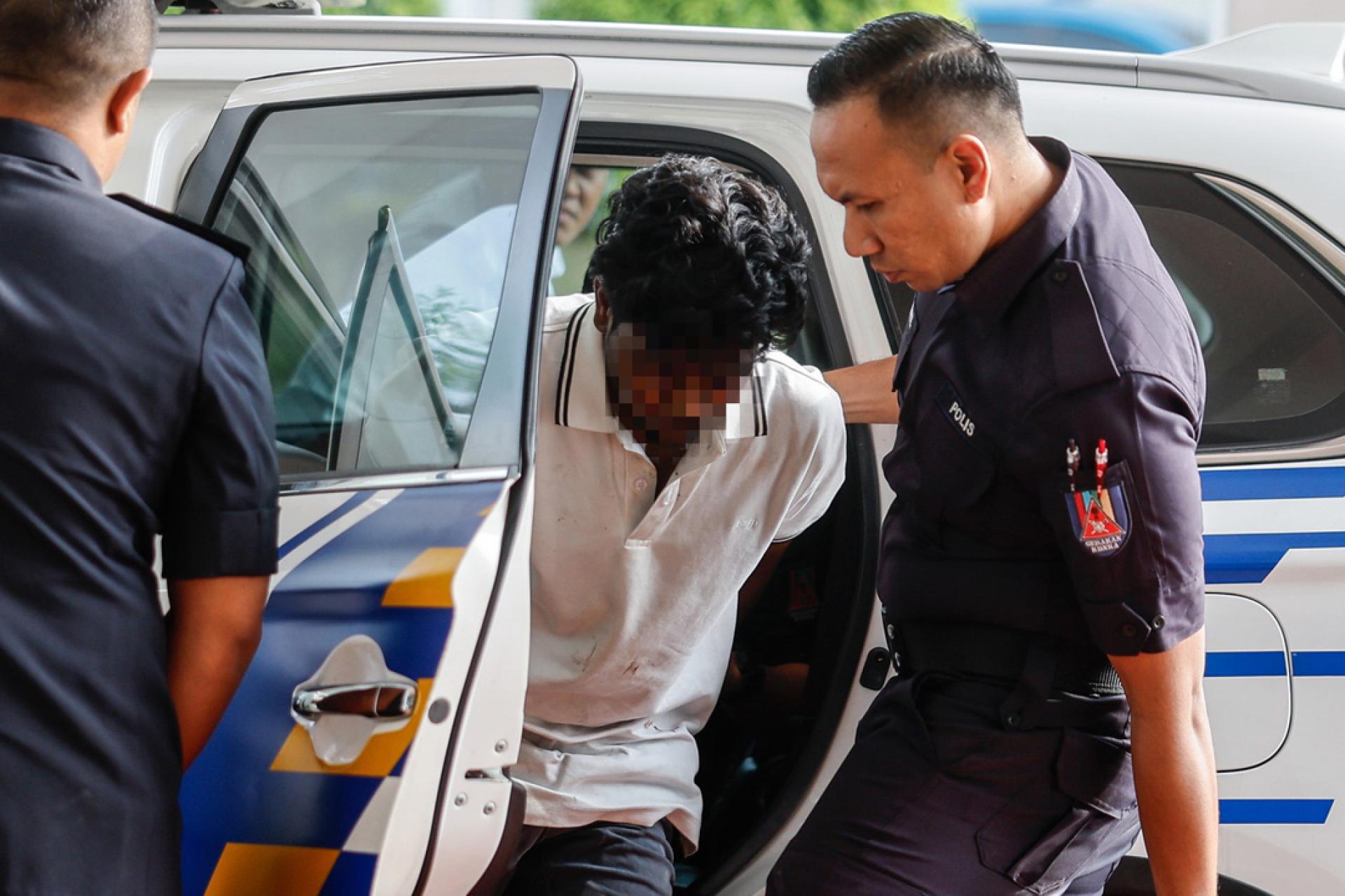 涉嫌吸毒酒驾撞死人的20余岁男嫌犯被押上庭申请延扣。