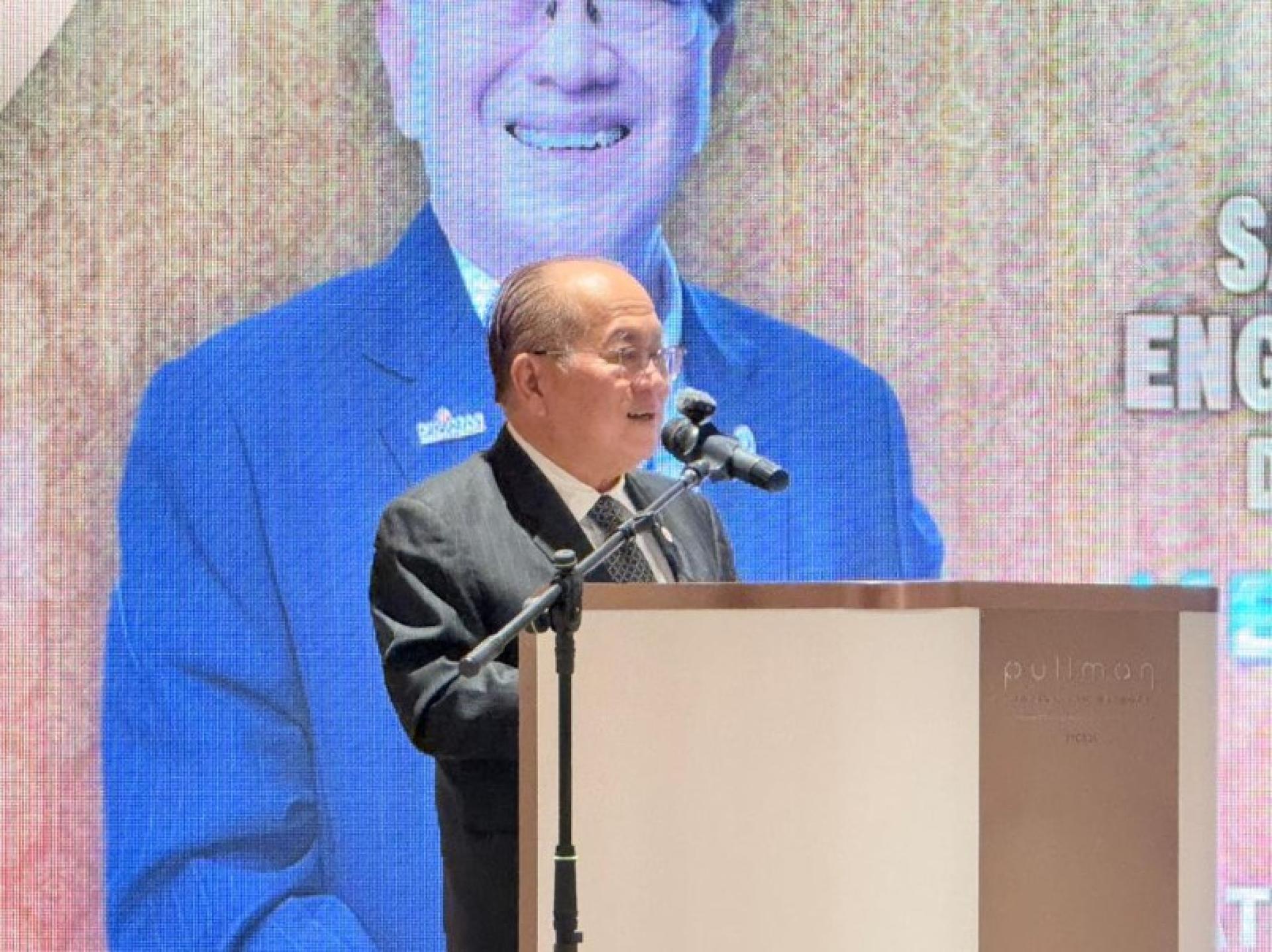 道格拉斯在2026砂基础设施参与计划上发表主题演讲。