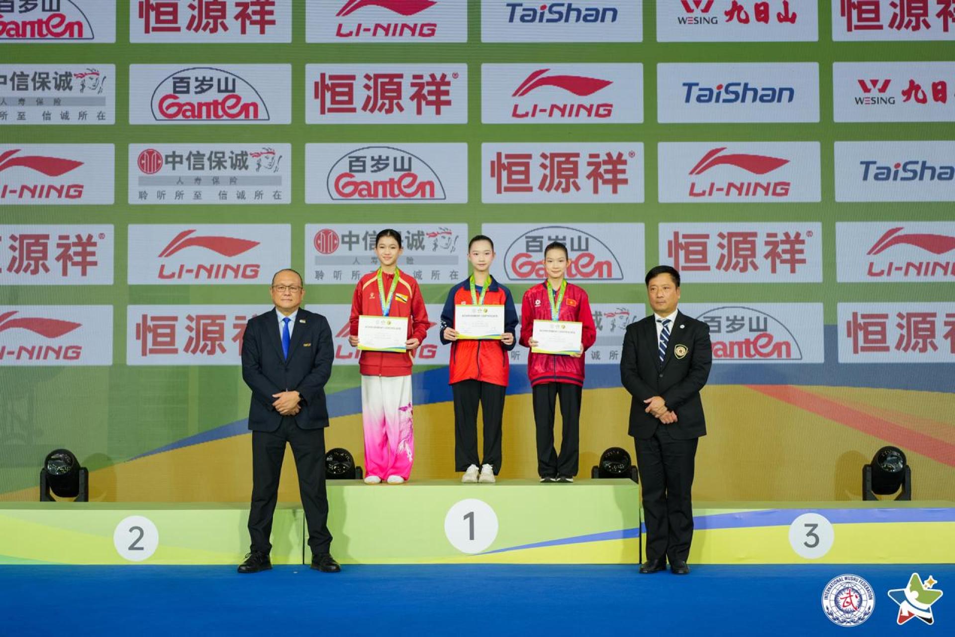 汶莱选手梅根获得银牌。