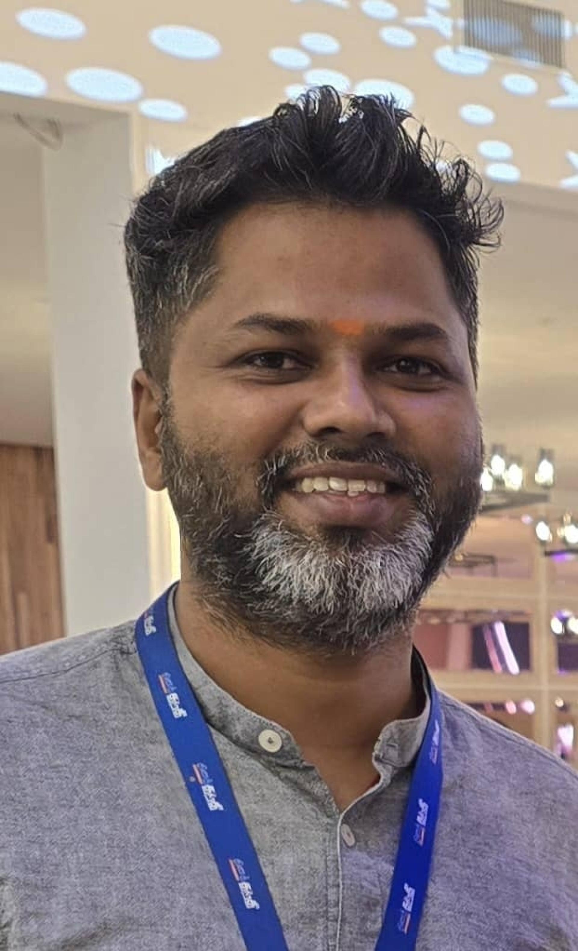 卡立达斯采访报道居林高科技园的非法移民问题，因涉嫌擅闯私人地而被扣查。