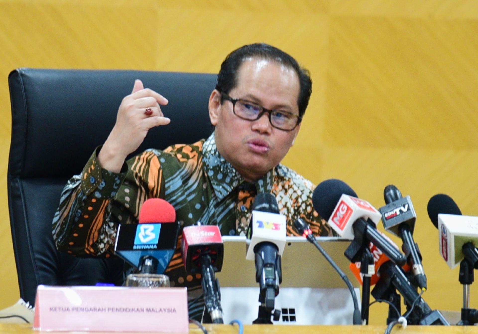 莫哈末阿占：大马监狱局廉正学校与亨利葛尼感化院，有24名或24.24%考生考获至少优等的成绩（B+,B,C,C+），更有1人考获全A。