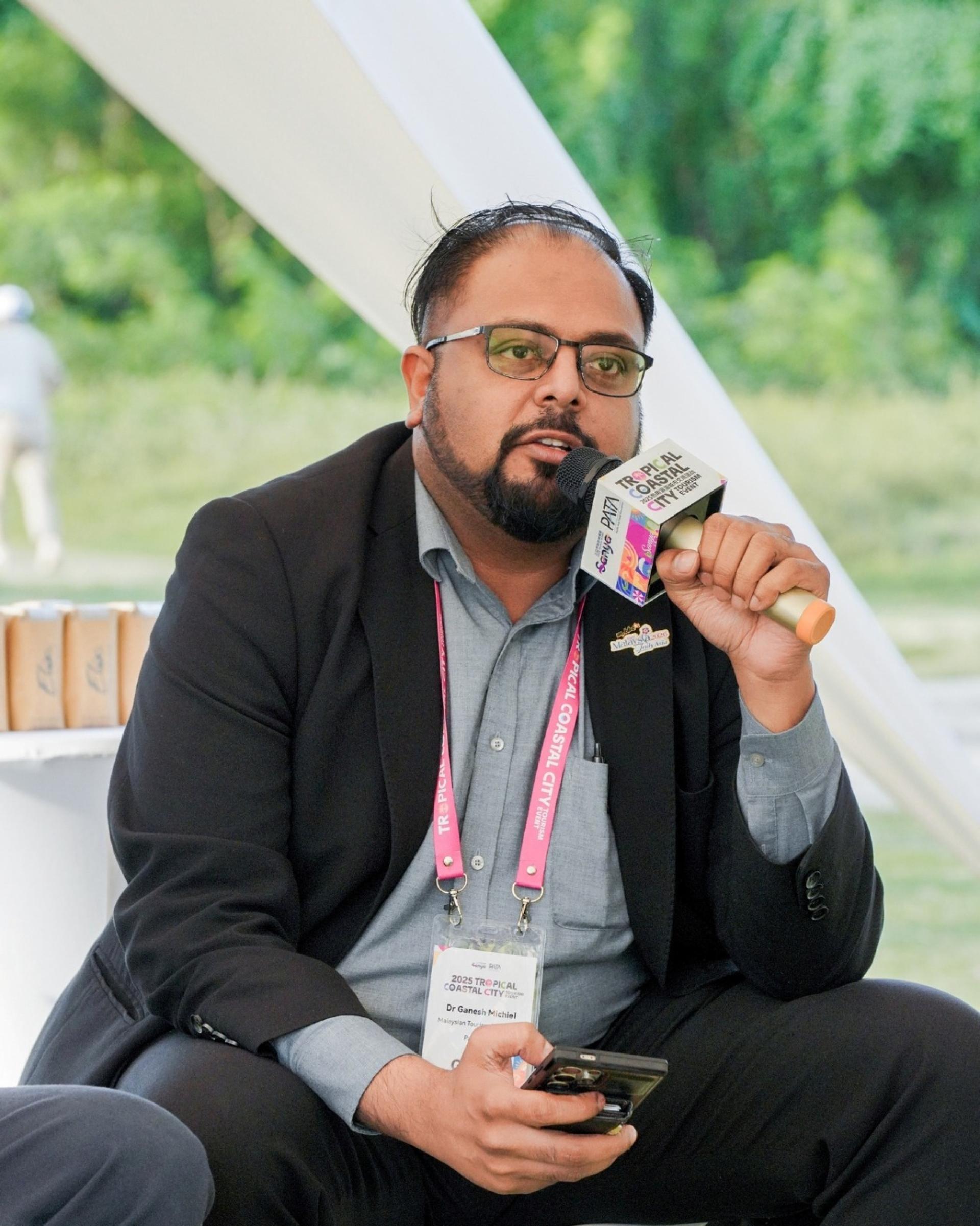 卡尼斯表示，旅游配套锁价难调，成本上涨后旅行社被迫“自吞”。（图取自卡尼斯脸书）