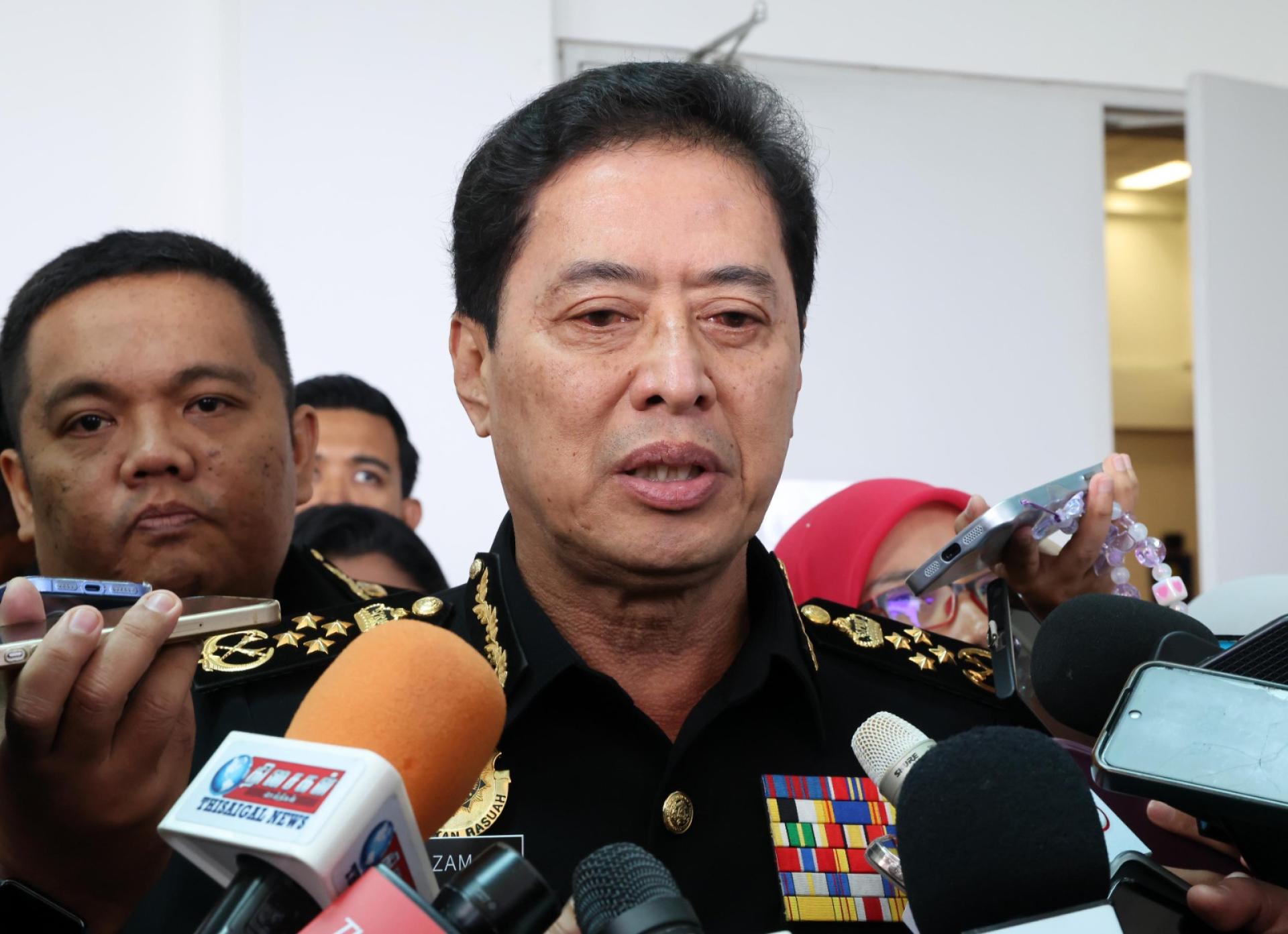 阿占巴基：全权交由警方调查，将我与企业黑手党联系在一起的指控。