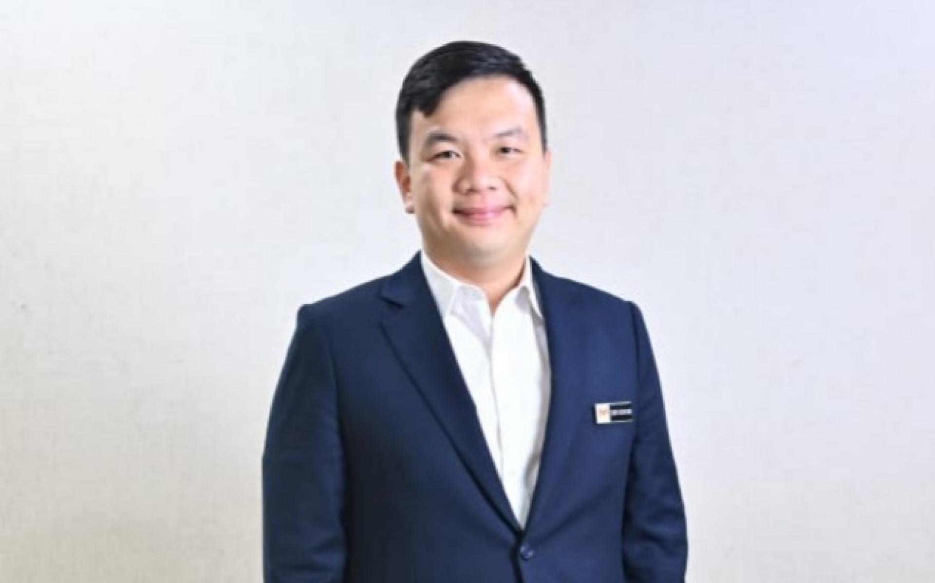 近期砂拉越整体天气持续炎热，旅游、艺术及文化部副部长兼美里国会议员赵俊文呼吁公众采取必要的防范措施。