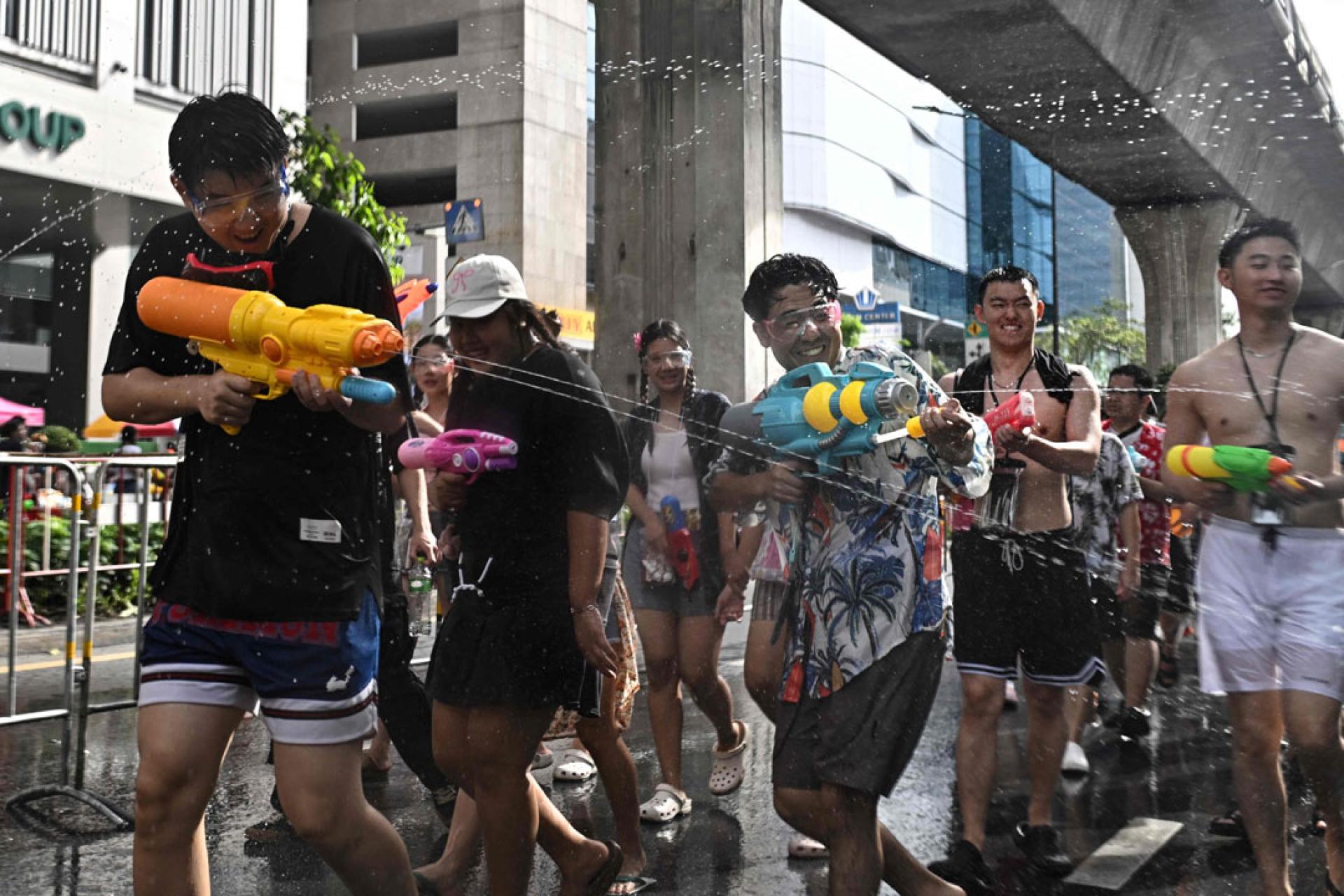 4月13日至4月15日的2026泰国泼水节进入倒数。今年13日为周一，连接上周末，为民众带来小长假。