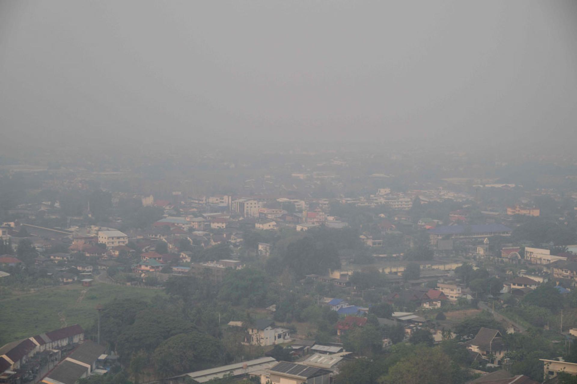 清迈市被浓烟笼罩。