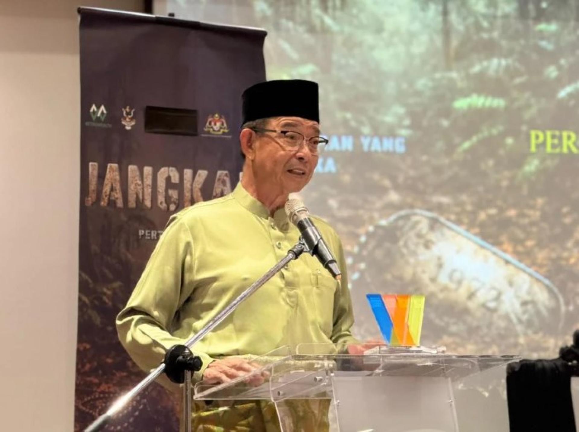 旅游、创意产业及表演艺术部长拿督斯里阿都卡林。