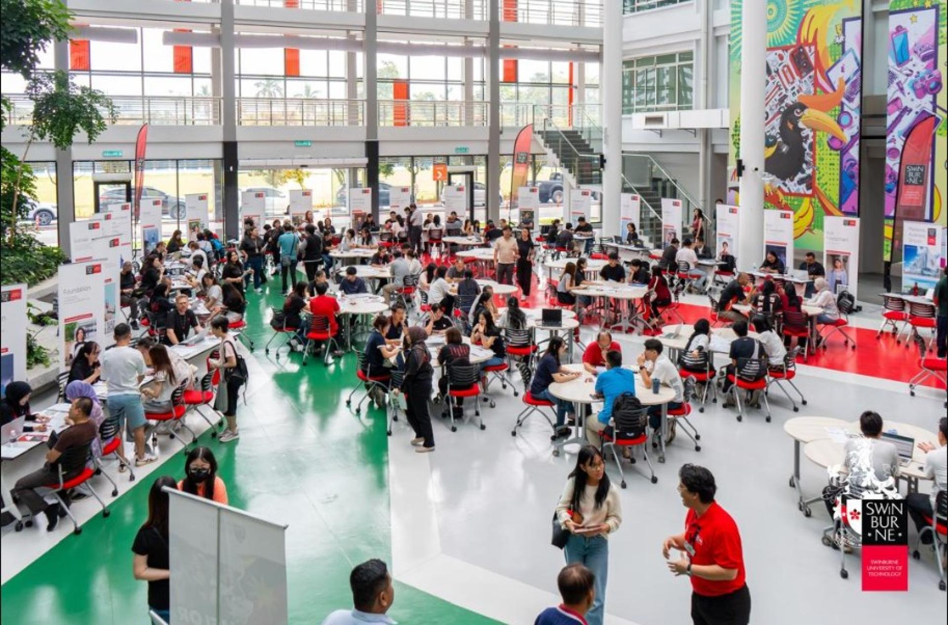 砂斯威本科技大学于2026年4月11日举办开放日，让学生及家长了解FTES计划、课程设置及校园生活等资讯。