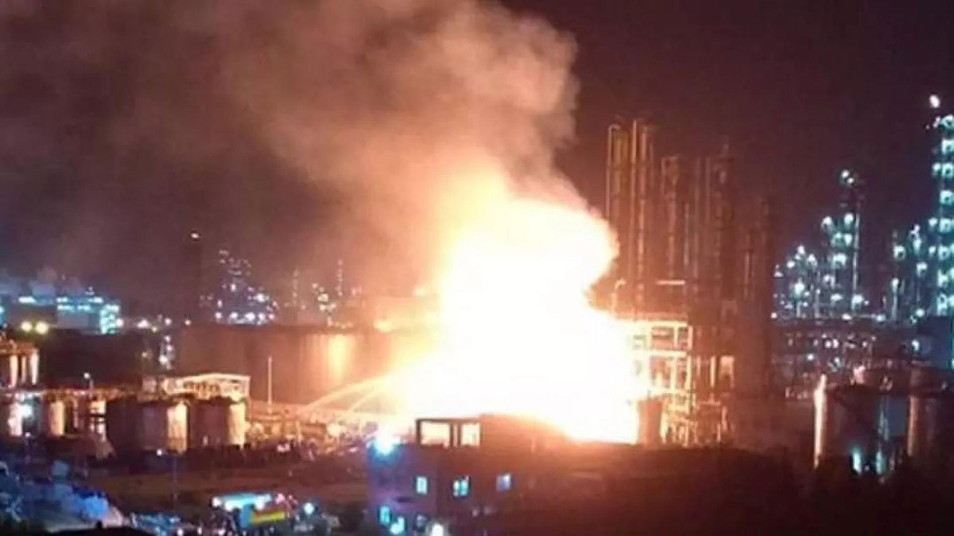 事故发生后，当地迅速组织灭火、救援，6日中午12时14分，现场明火被扑灭。（示意图）