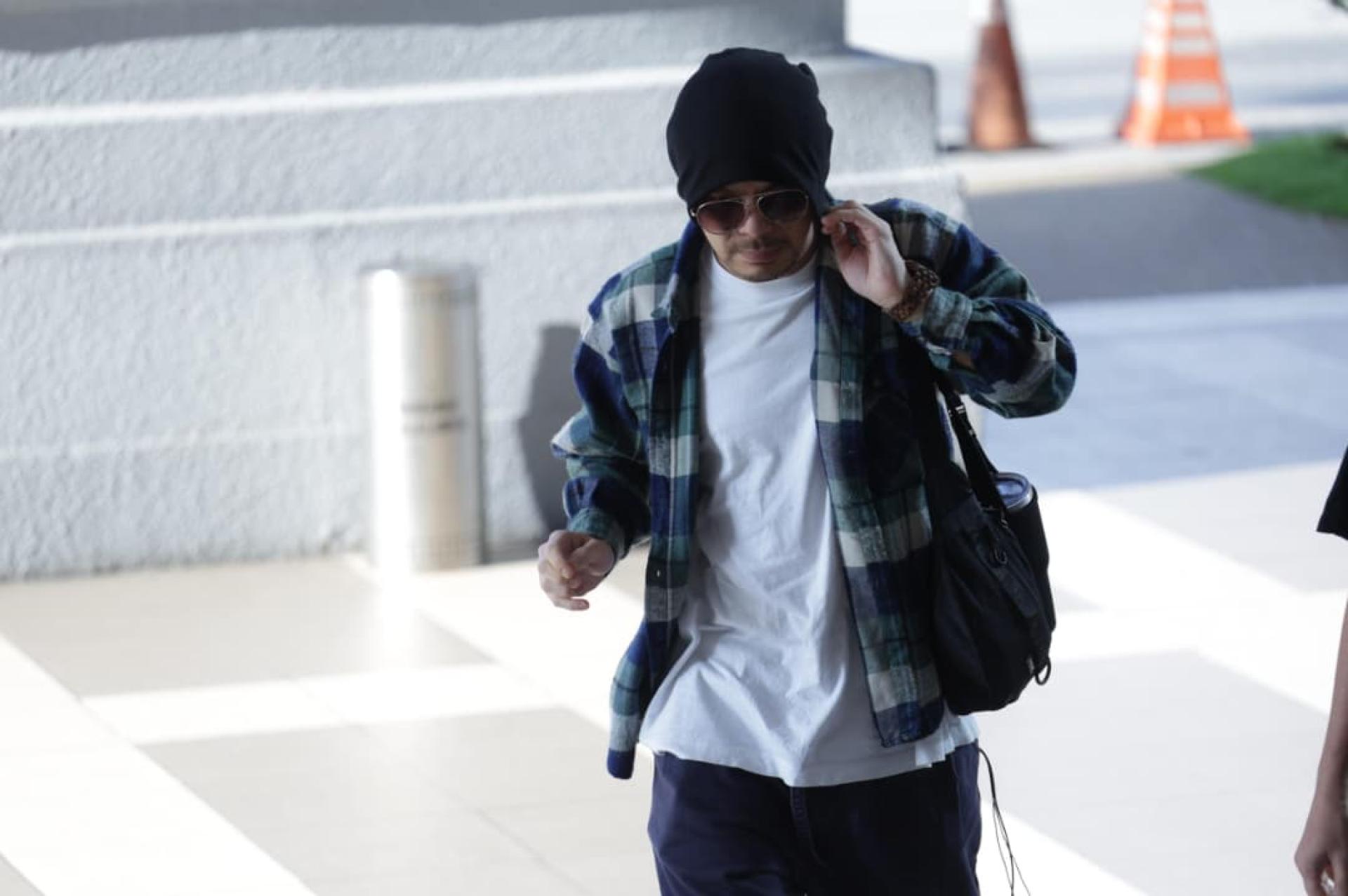 歌手黄明志就所面对的拥冰毒及壮阳药控罪，向控方提呈陈情书，寻求撤销相关指控或改以较轻罪名提控。