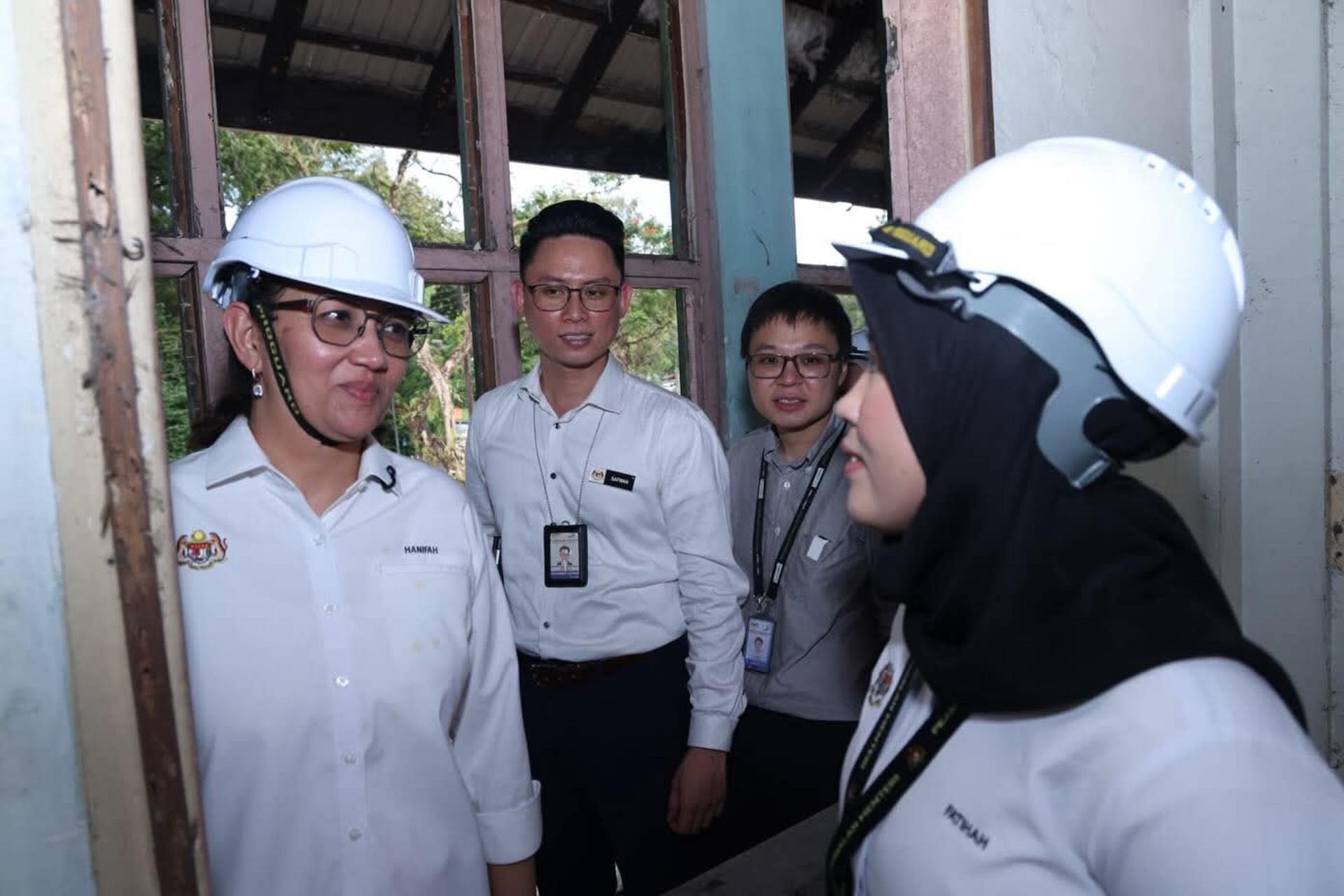 我国副卫生部长拿督哈尼法近日前往视察旧护士宿舍楼的改造进展。