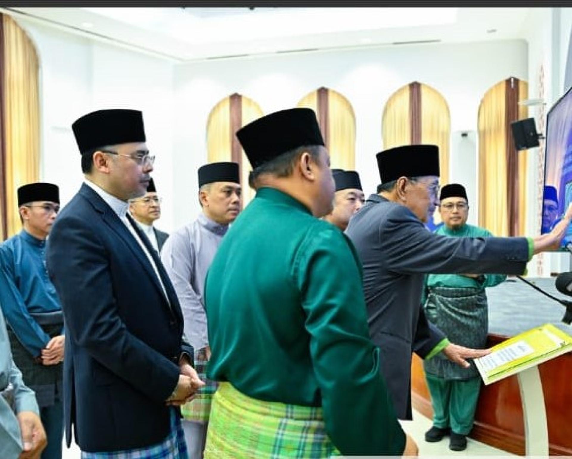 宗教事务部长丕显嘉巴达鲁丁主持短讯开启礼