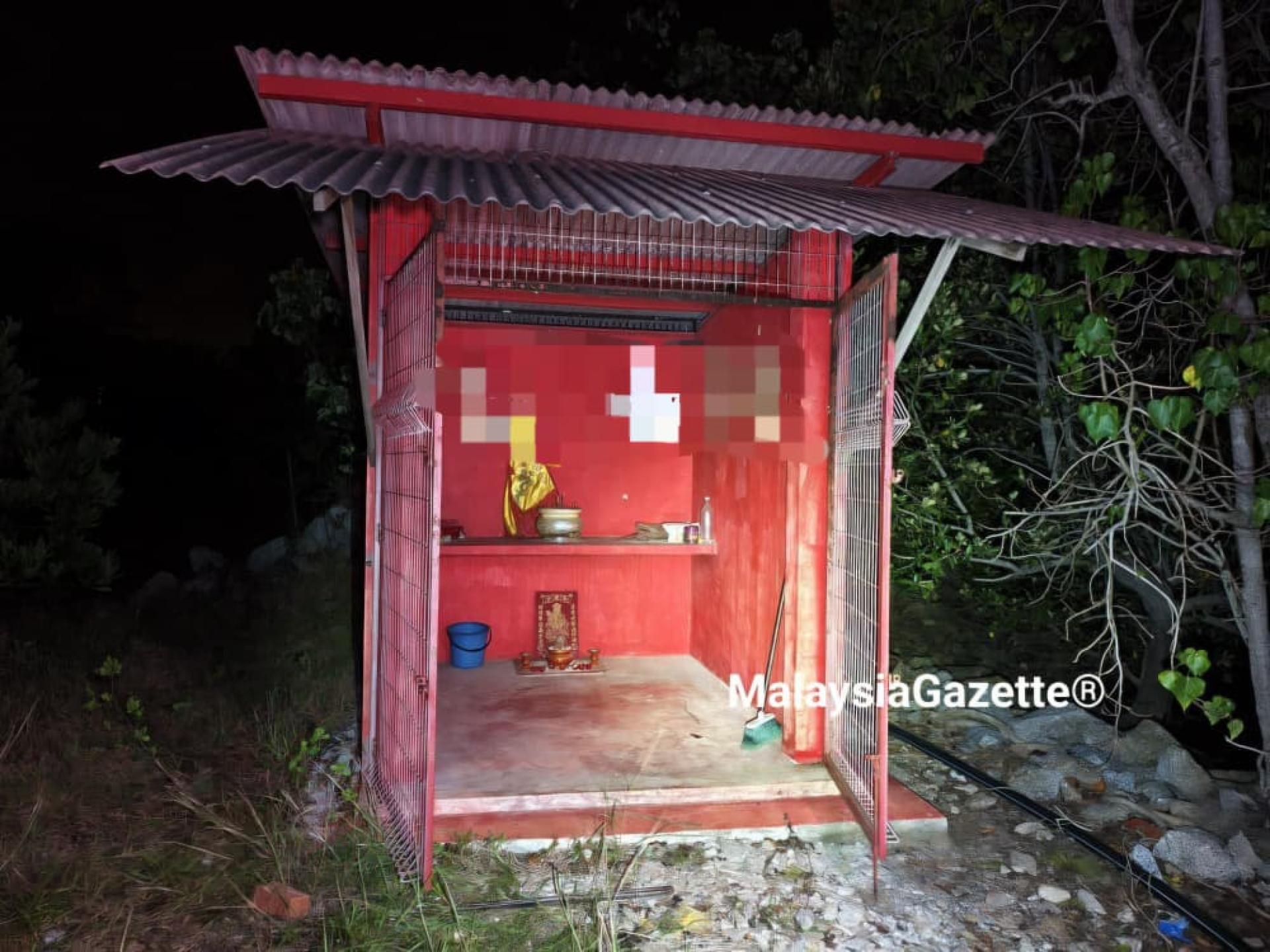 甲州一座神龛内惊现“真主”和伊斯兰教字符。（取自Malaysia Gazette）