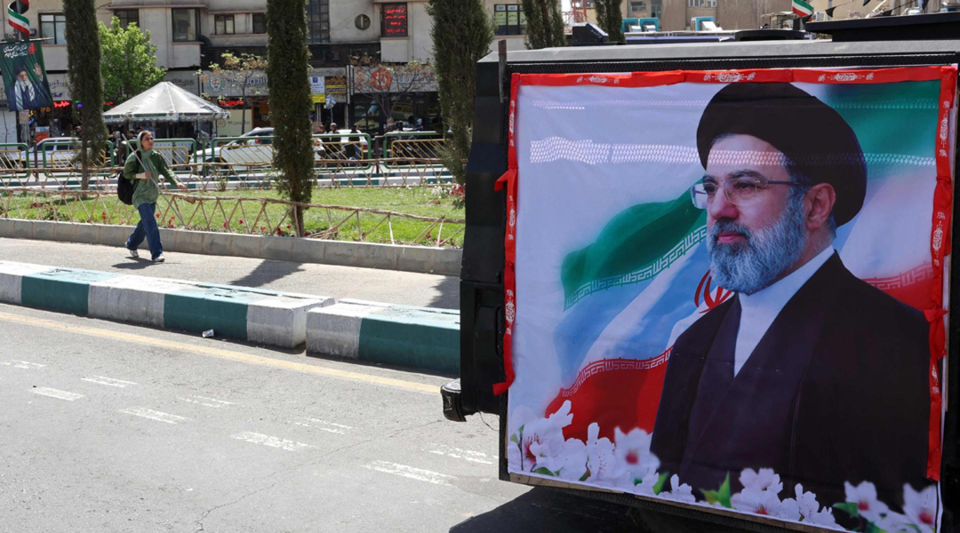 穆杰塔巴肖像。