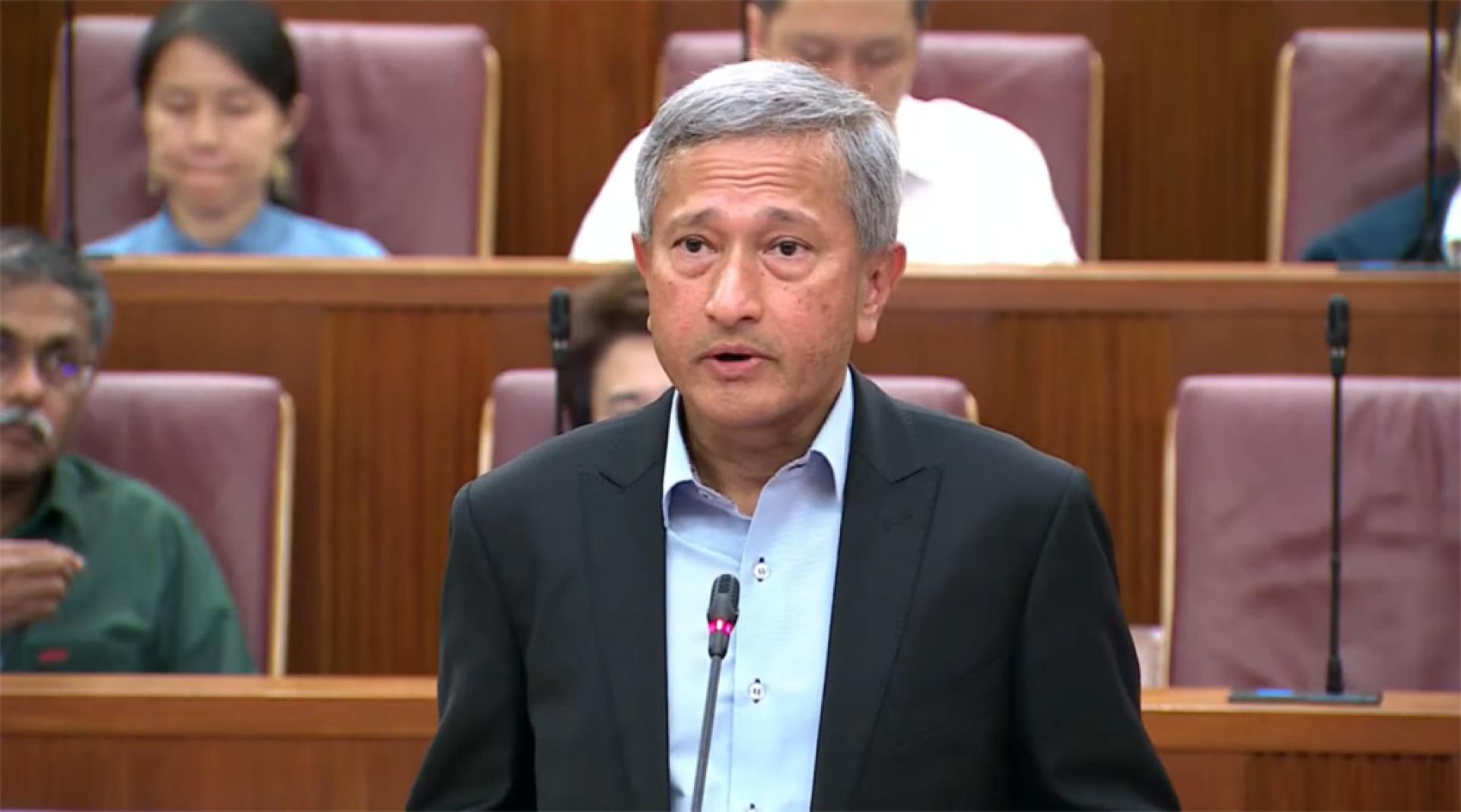 新加坡外交部长维文医生回应说，霍尔木兹海峡与马六甲及新加坡海峡一样，均属用于国际航行的海峡，船只享有过境通行权。