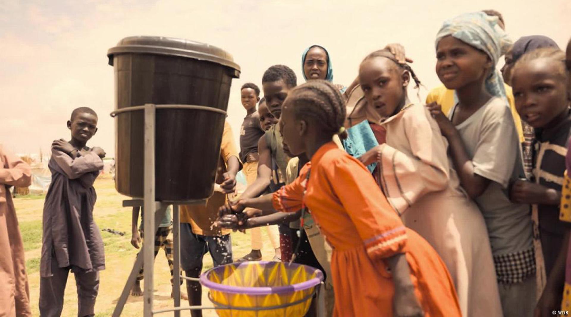 苏丹内战难民营内的小孩。