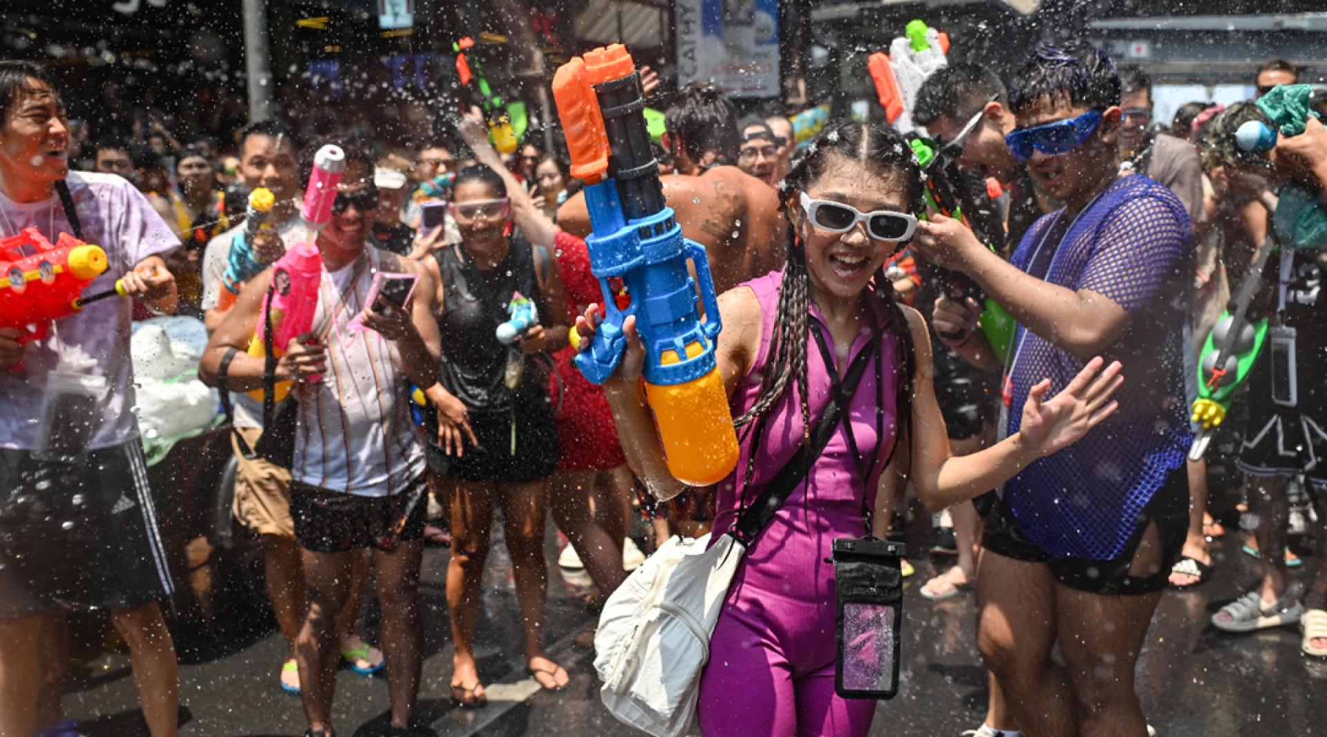 4月13日至15日泰国泼水节。（档案照）