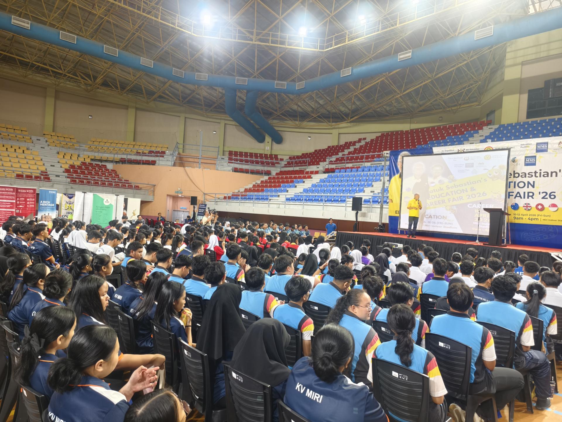 拿督陈超耀呼吁学生、毕业生及家长把握机会，踊跃参观与提问，积极为未来做好规划。