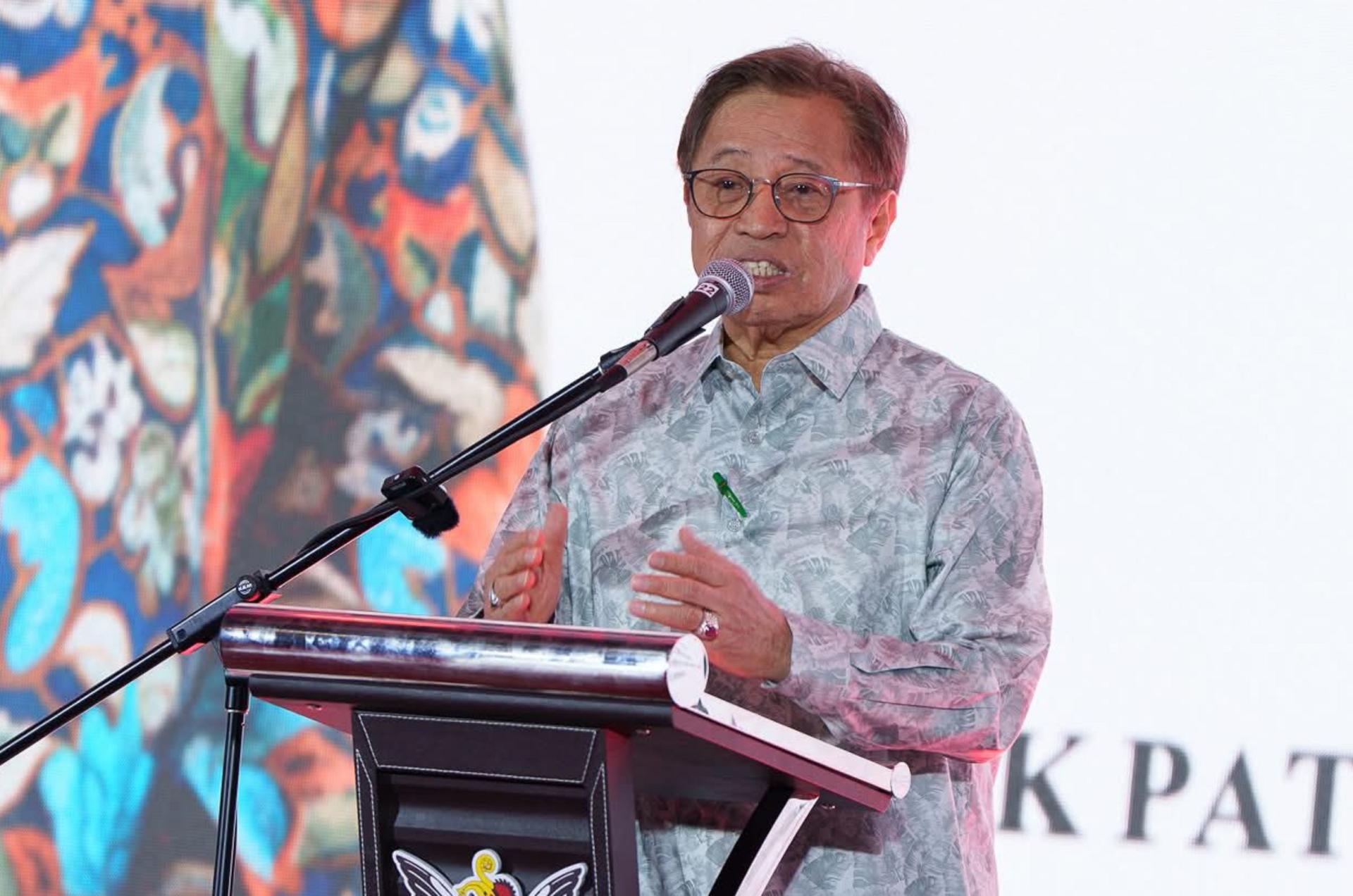 砂总理阿邦佐哈里表示将宣布新援助配套，以帮助砂民应对不断上涨的生活成本。