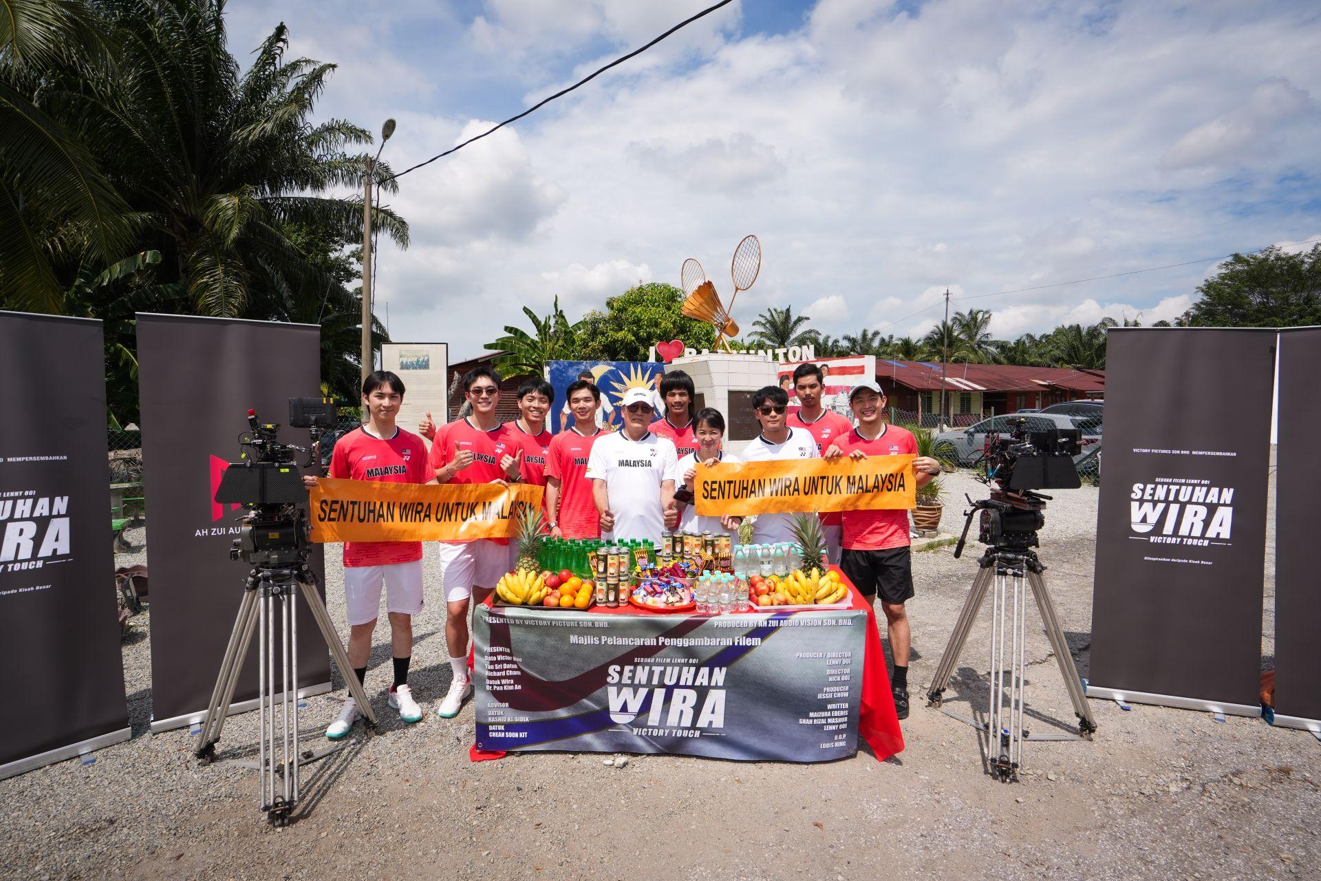 《Sentuhan Wira》演员们大合照。