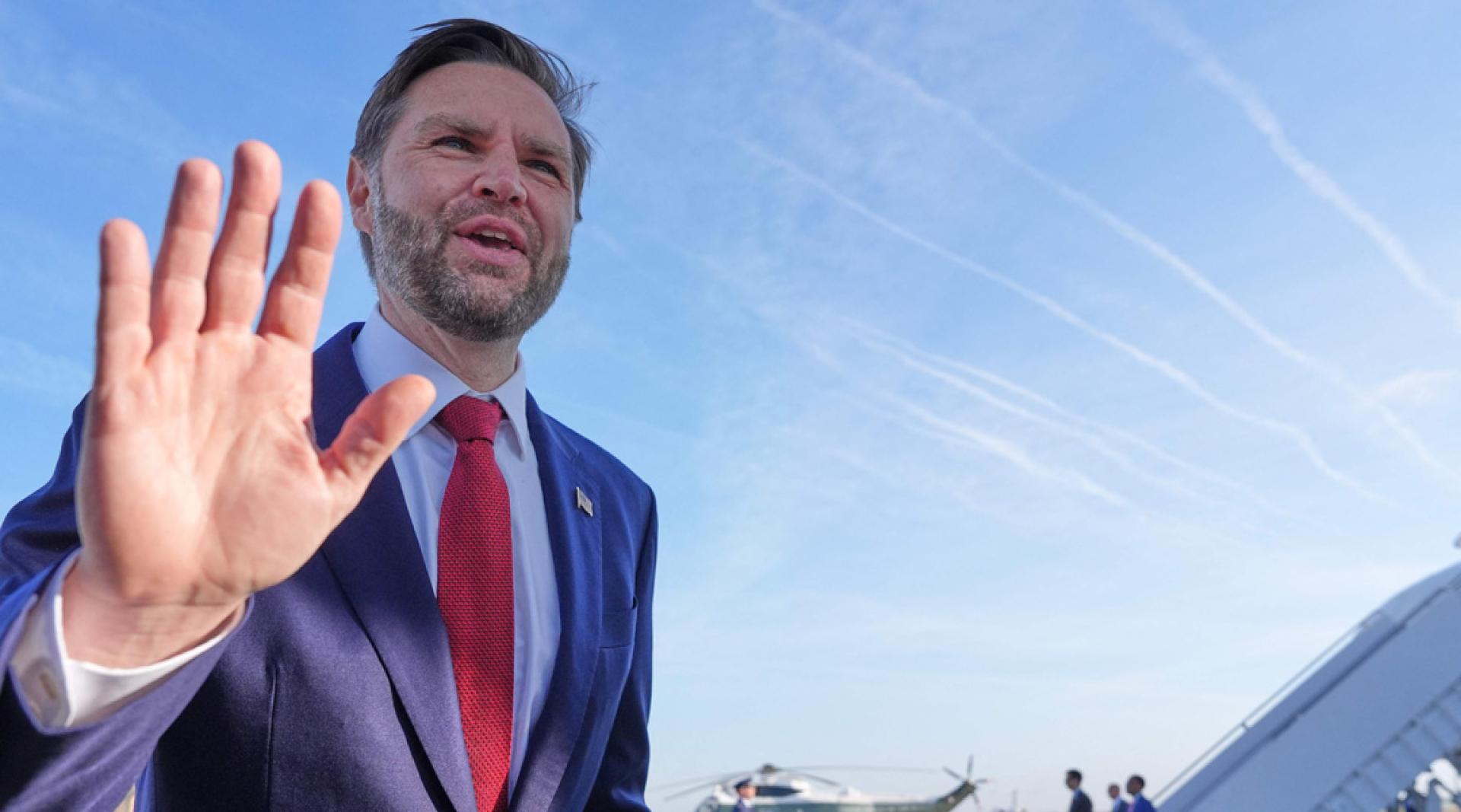 万斯警告伊朗不要耍弄美方。