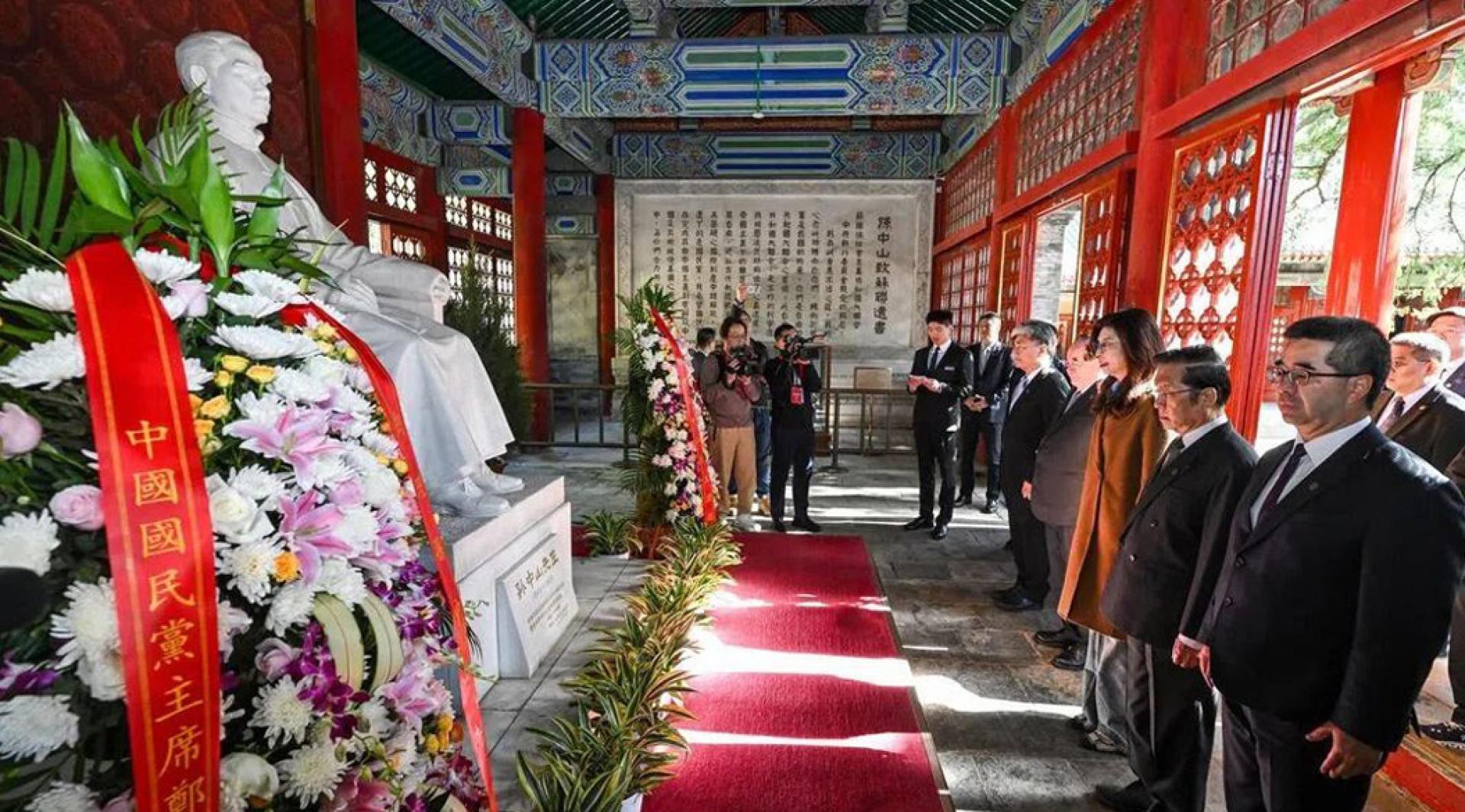 郑丽文周六上午率国民党访问团，到北京香山碧云寺拜谒孙中山衣冠冢。