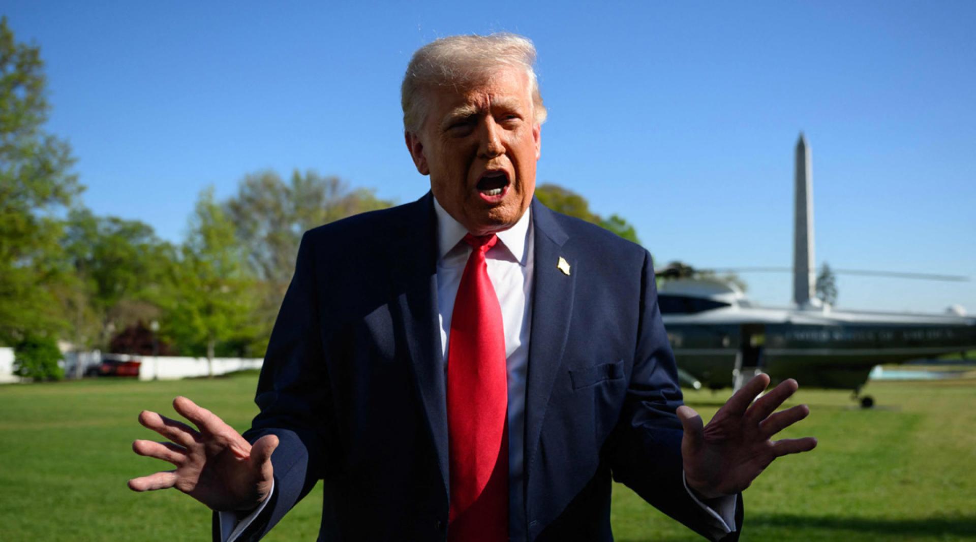 特朗普11日在白宫向媒体发言。