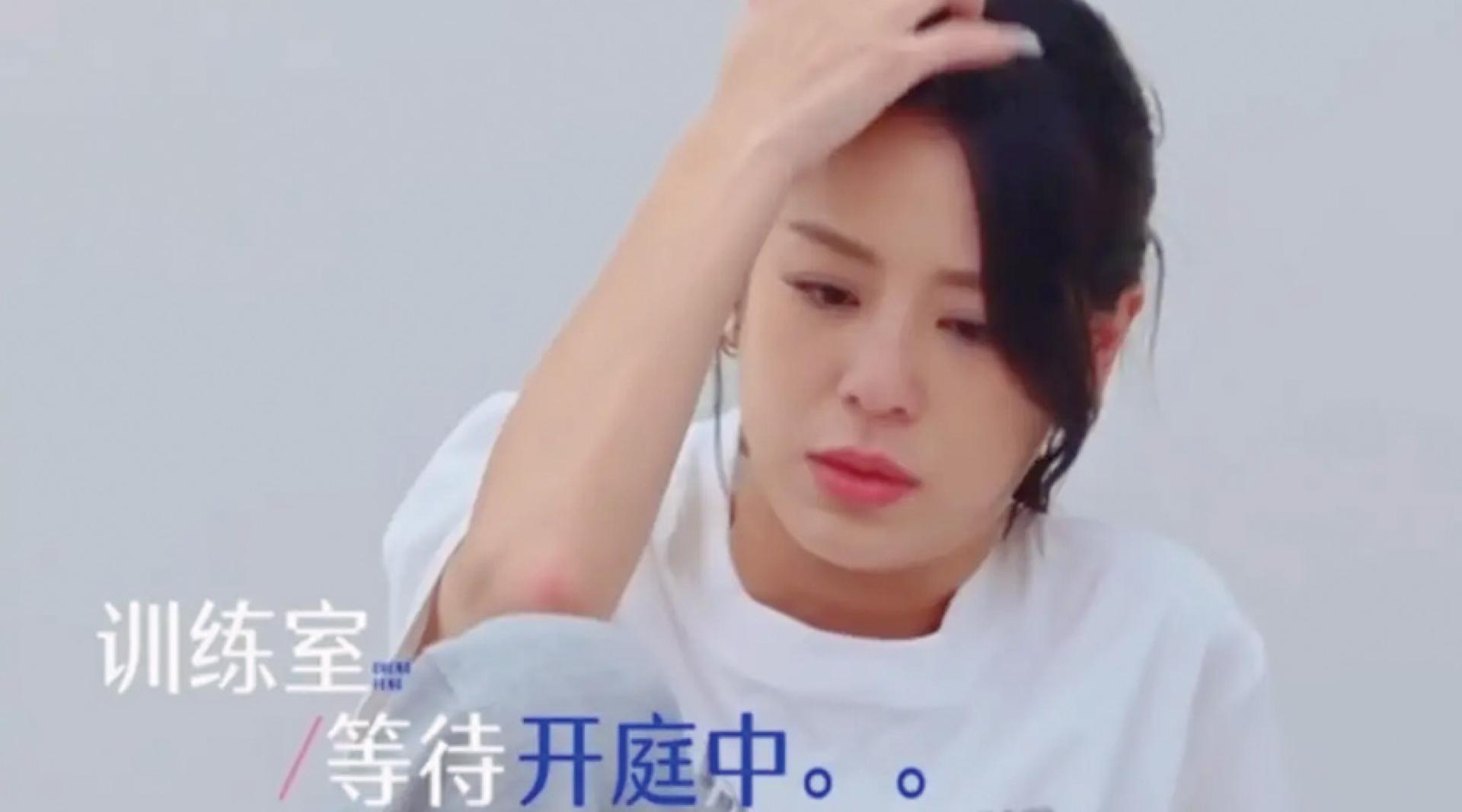 江语晨遭前夫突袭争夺扶养权，差点要飞回美国开庭，幸好法官最终驳回对方要求。