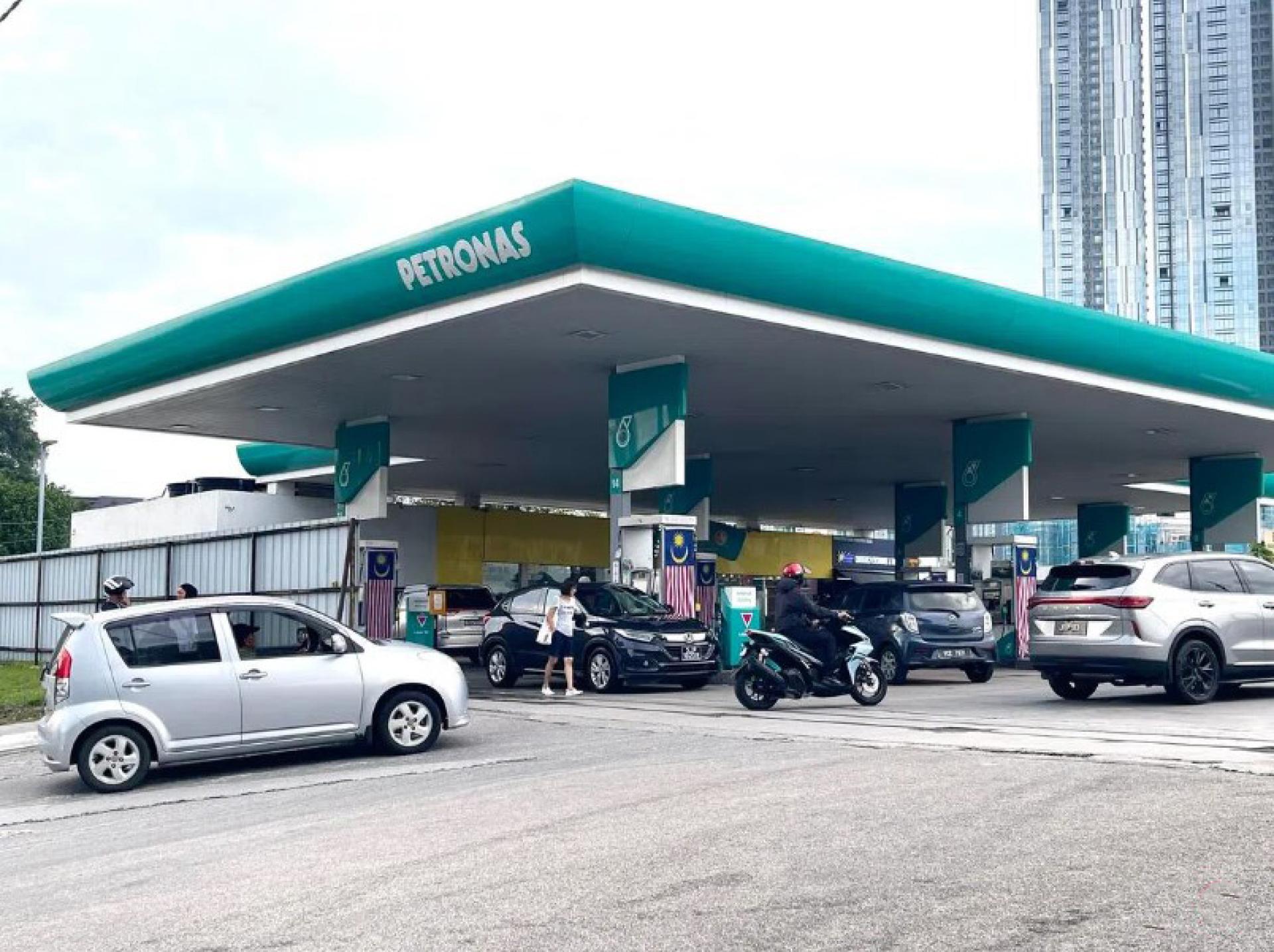 大马政府及国家石油公司星期天（4月12日）都否认曾向菲律宾运送32万9000桶柴油。 （档案照片 ）