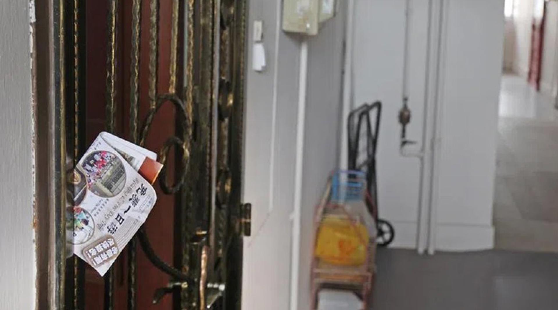 传单上印着业者所提供的一系列殡葬服务。