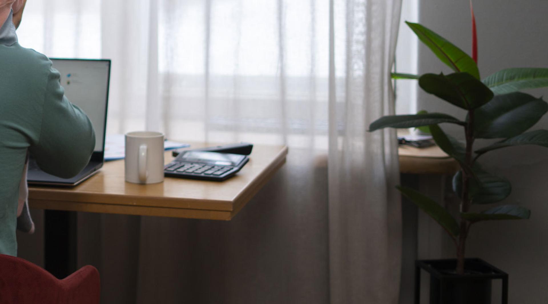 内政部秘书长拿督阿旺阿立强调，居家办公绝不能成为无法达成绩效目标的理由。