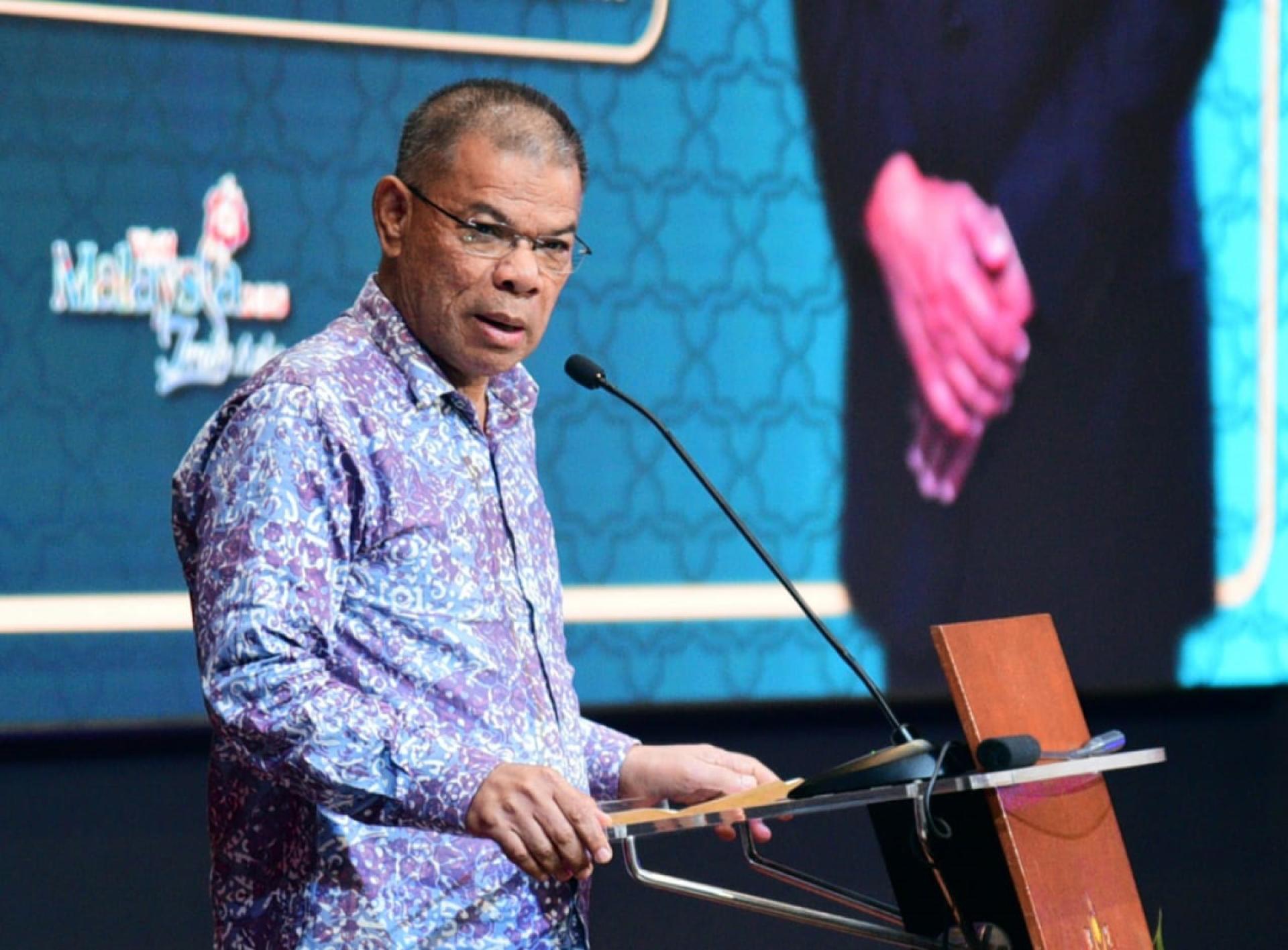 内政部长拿督斯里赛夫丁纳苏申。