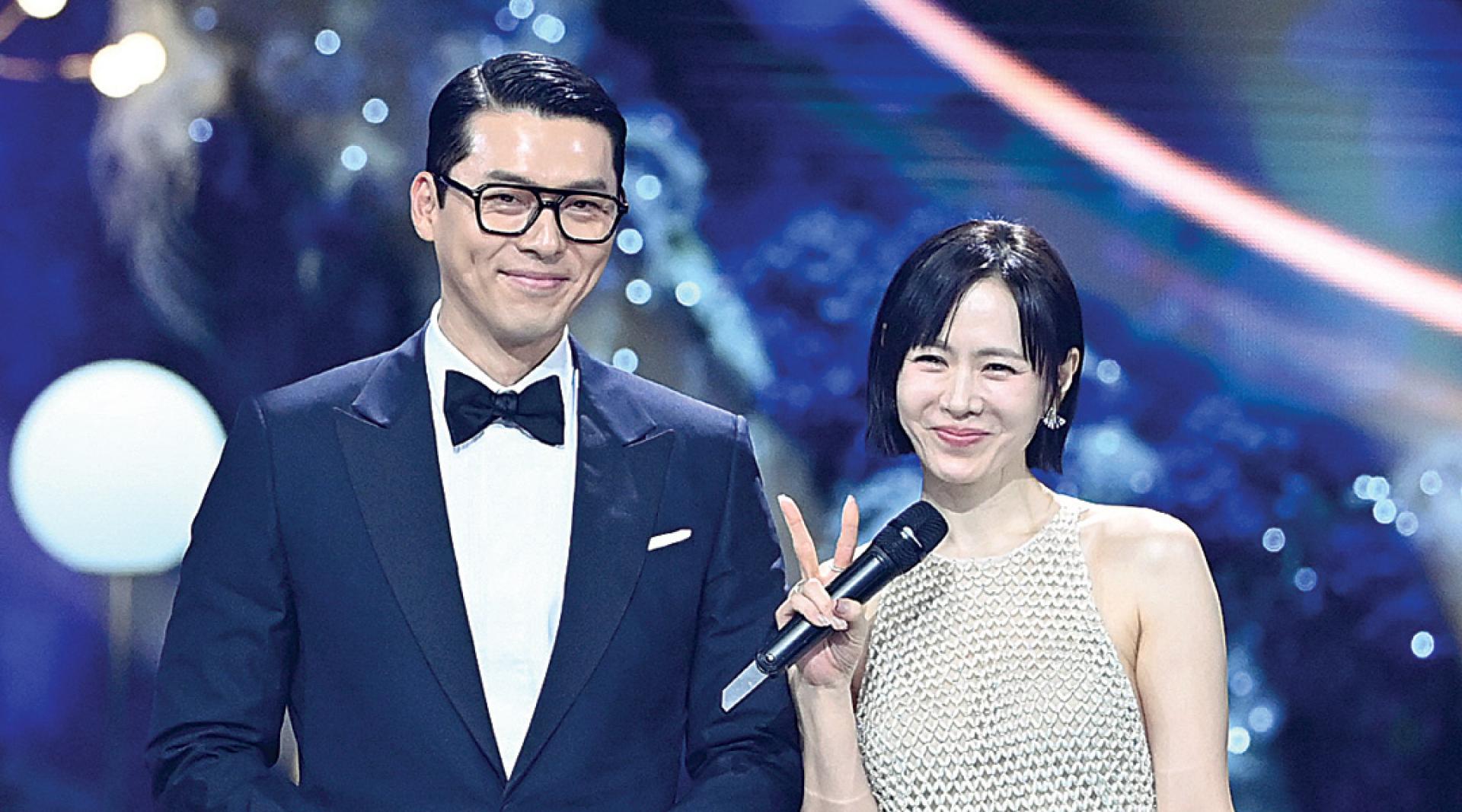 玄彬、孙艺真去年以首组夫妻之姿，双夺青龙奖帝后。