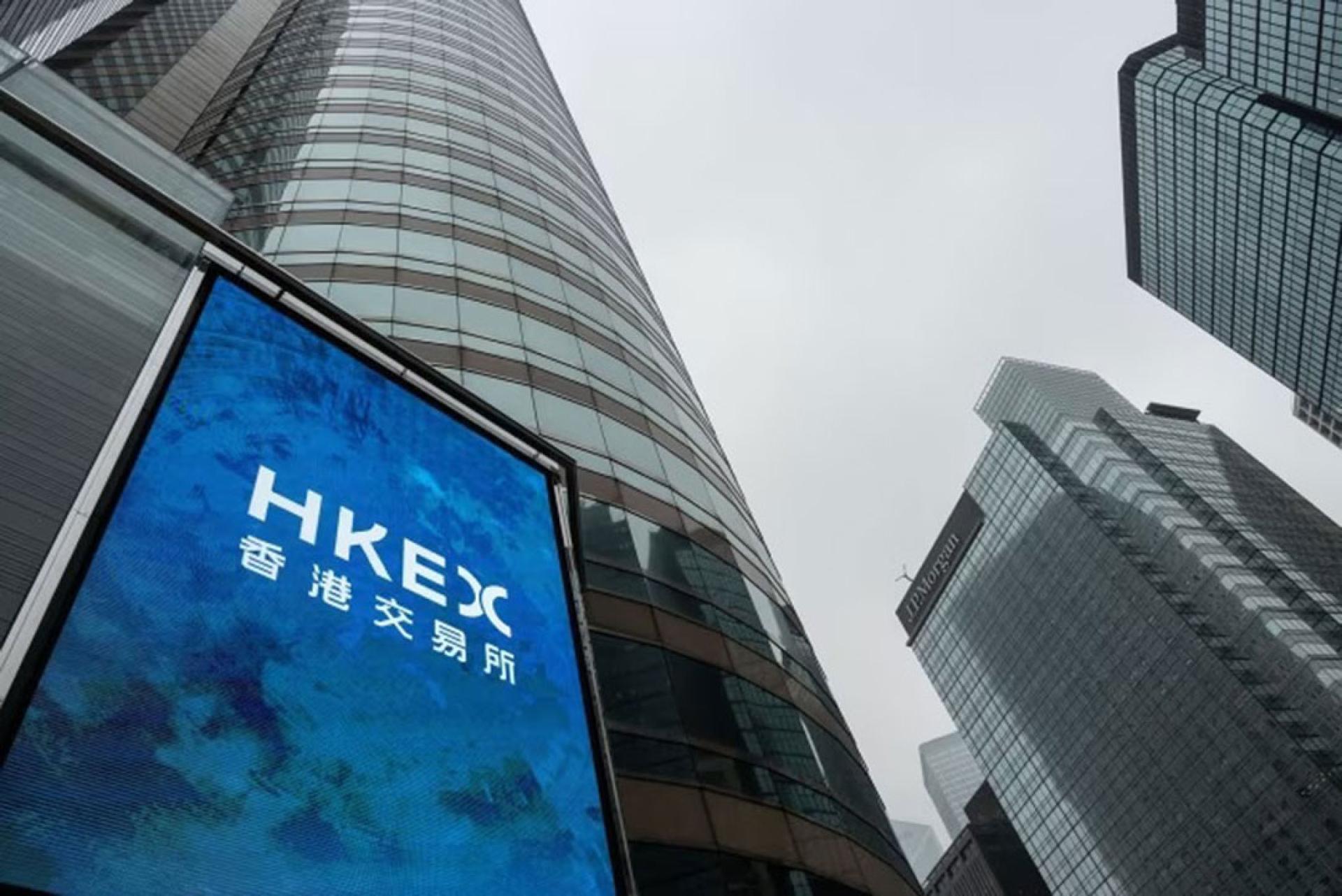 截至3月底，香港IPO集资额超过140亿美元，位居全球第一。图为香港交易所。