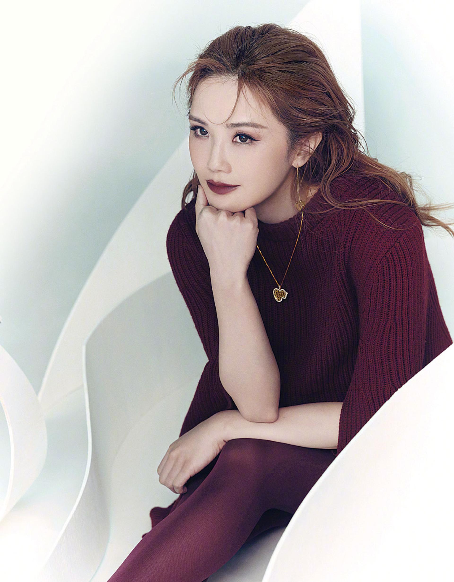 阿Sa过去曾有段时间因声带受损，唱不了歌。