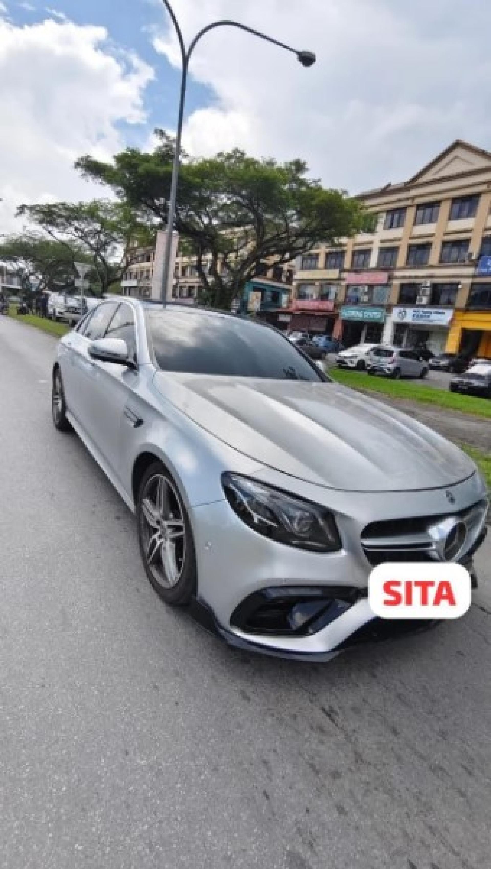 被扣押的车辆。照片：砂拉越陆路交通局