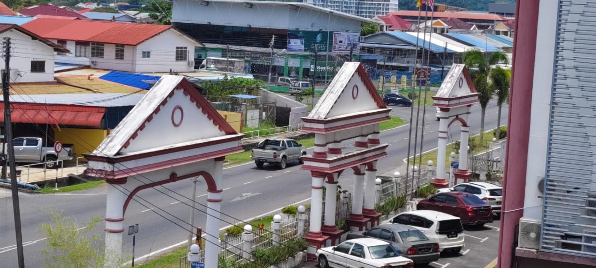 怡和8路一带清晨时段人车稀少，民众受促在清晨或夜间外出时提高警惕，注意自身安全。