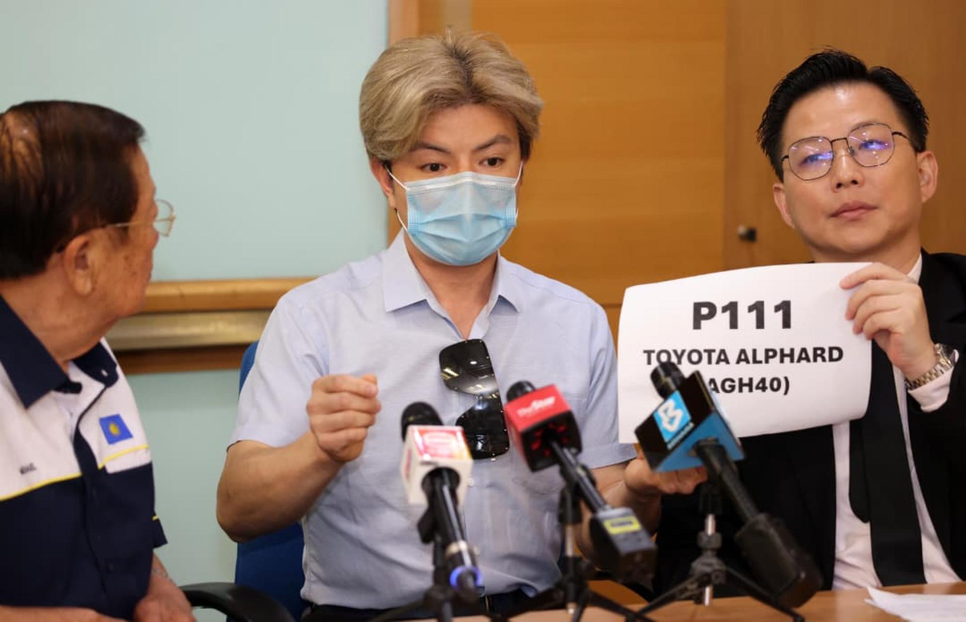 事主指从未签署文件，也未曾授权任何人处理车牌或车辆转名事宜。