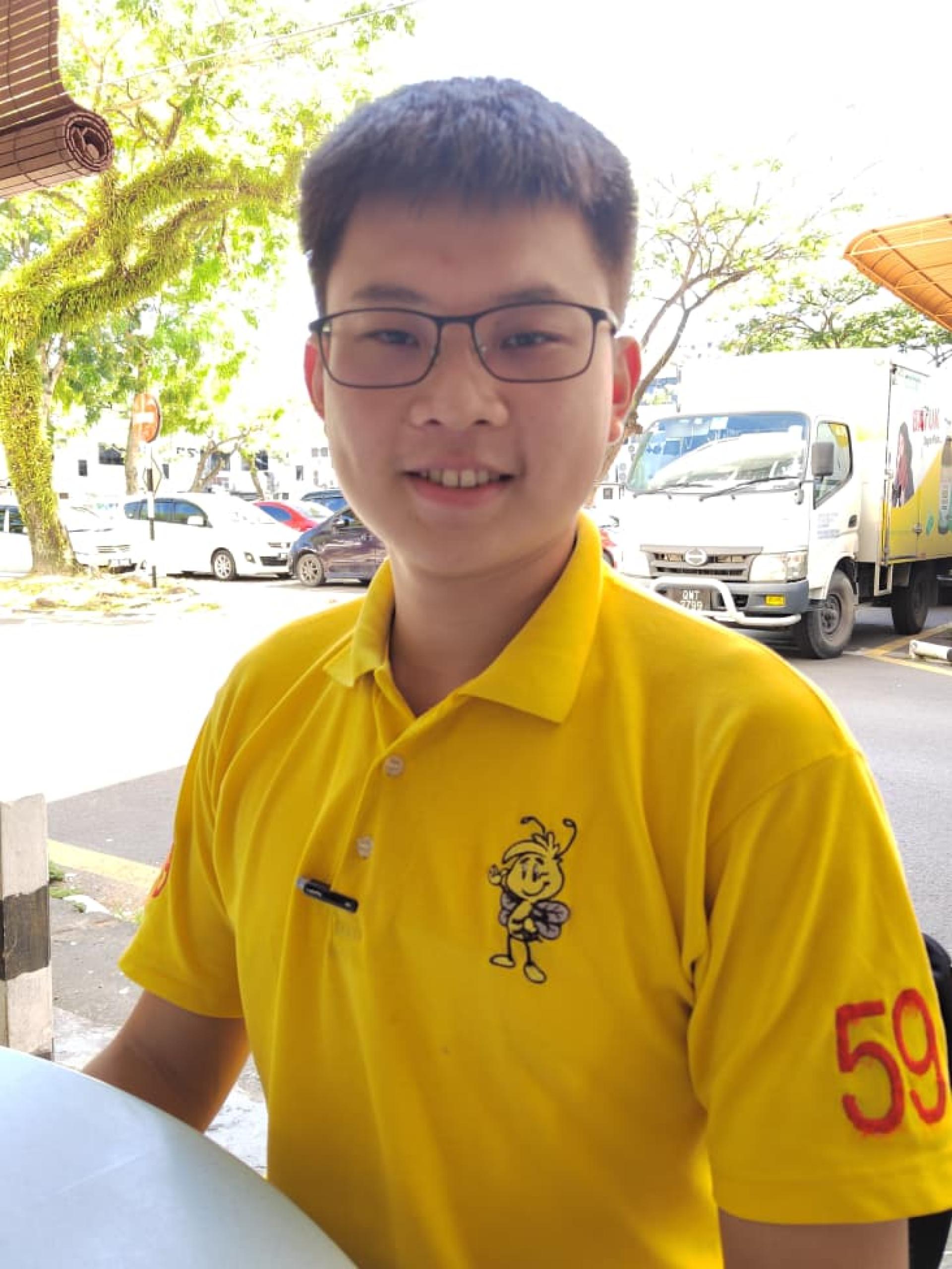 砂人联党卑尔骚支部青年团副秘书谢家洪呼吁关注旱情，建议启动人造雨计划应对水源与火患风险。