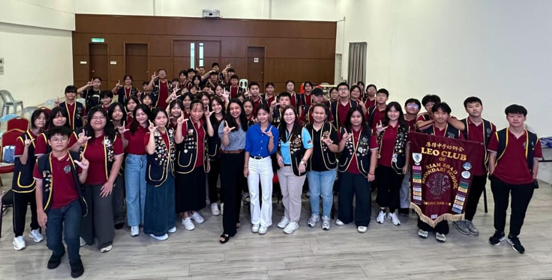 廉律中学幼狮会与美里文华狮子会联办“认识忧郁与焦虑”心理健康工作坊合影。