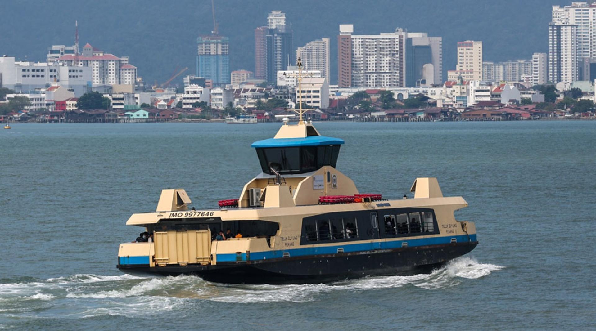 尽管全国渡轮服务将实施燃油附加费，槟岛拉惹敦乌达码头来往威省苏丹阿都哈林码头的槟城渡轮费将维持，不向乘客征收燃油附加费，以减轻渡轮乘客的负担。（示意图）