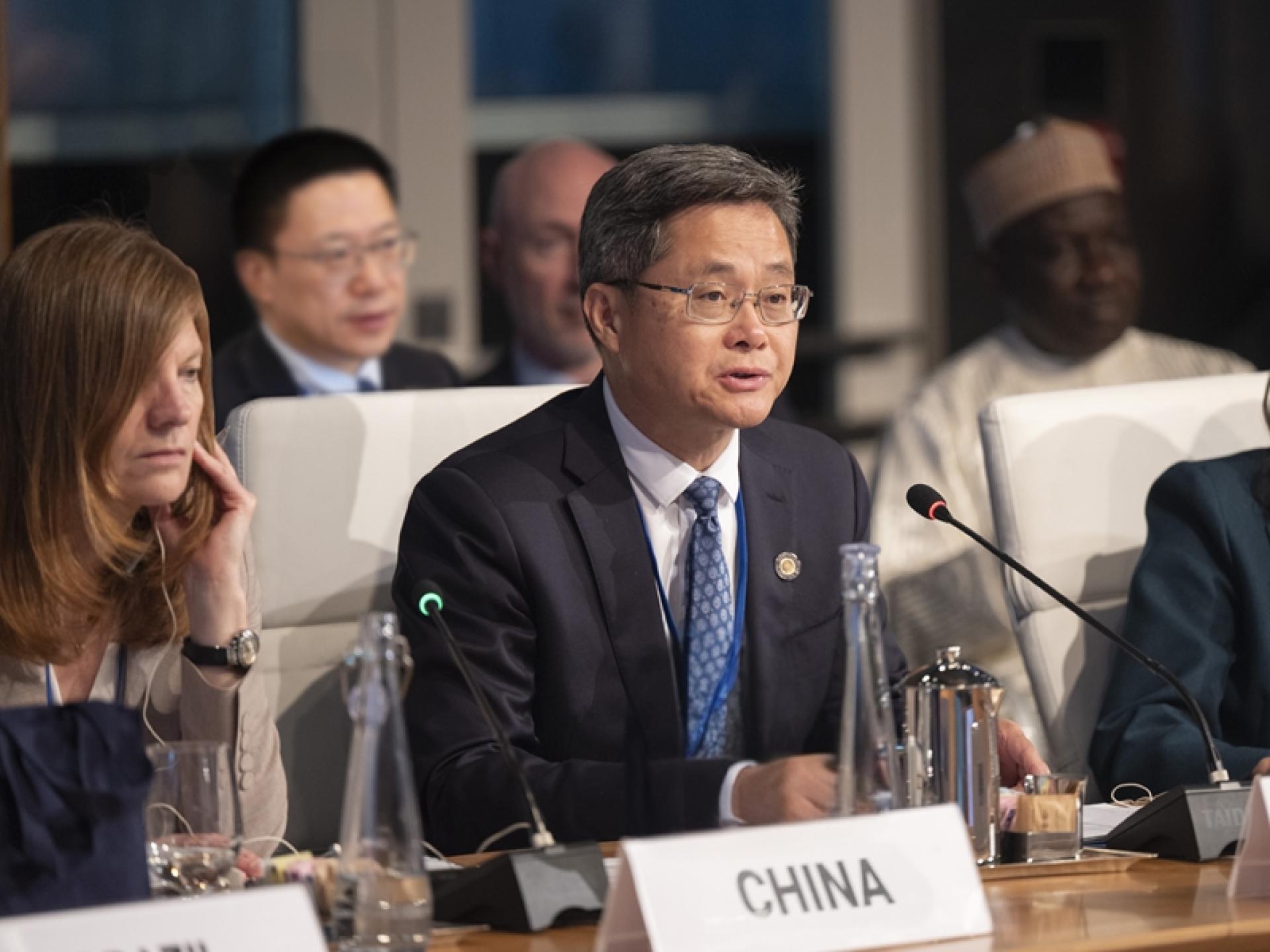 中国财政部部长、世行中国理事蓝佛安。